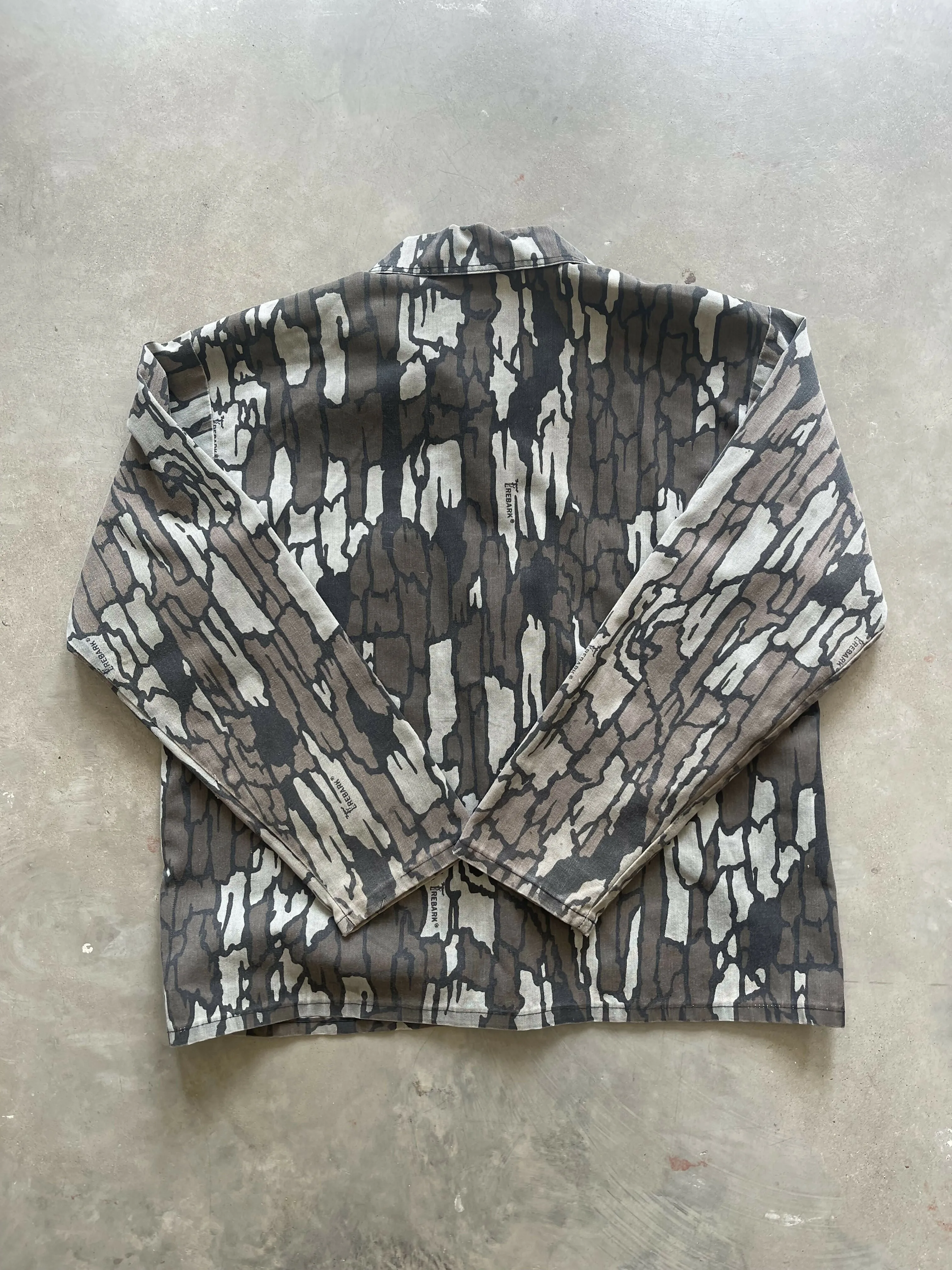 Vintage Trebark Camo 4-Pocket Jacket (L) sold by Trebark product image thumbnail 3