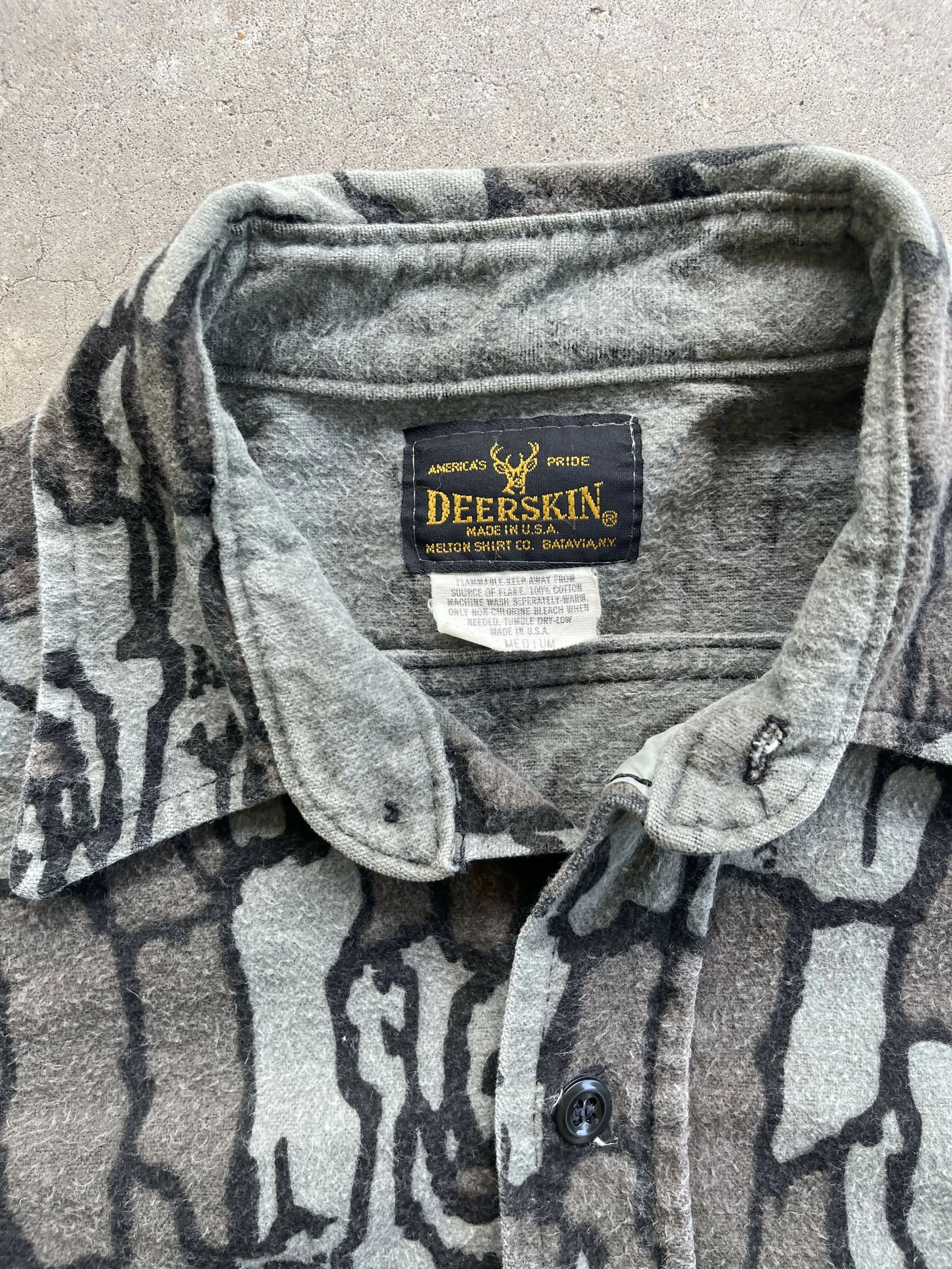 Vintage Trebark Camo Chamois Shirt (M) sold by Trebark product image thumbnail 3