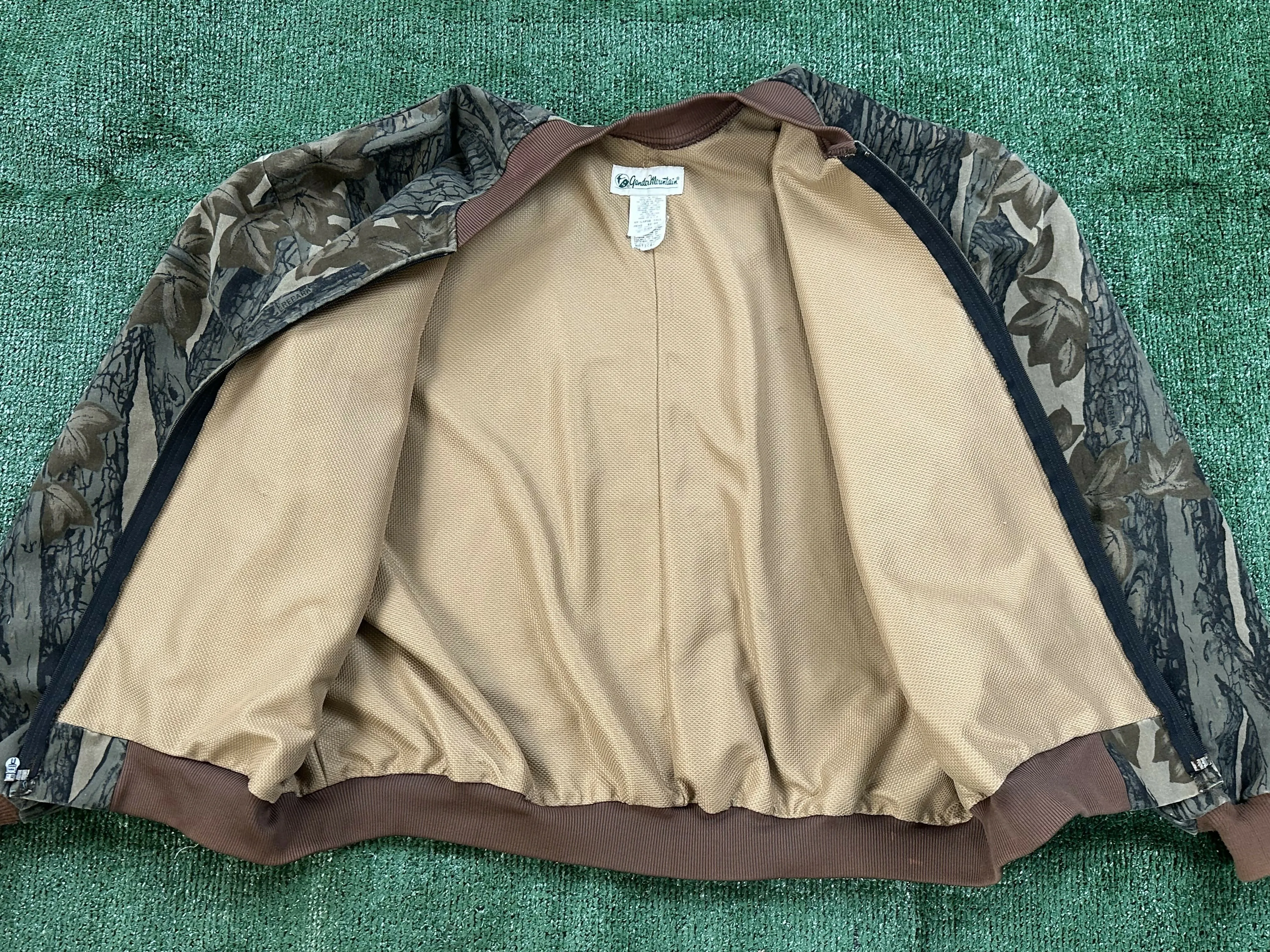Vintage Gander Mountain Trebark Camo XXL TALL Bomber Jacket sold by Trebark product image thumbnail 4