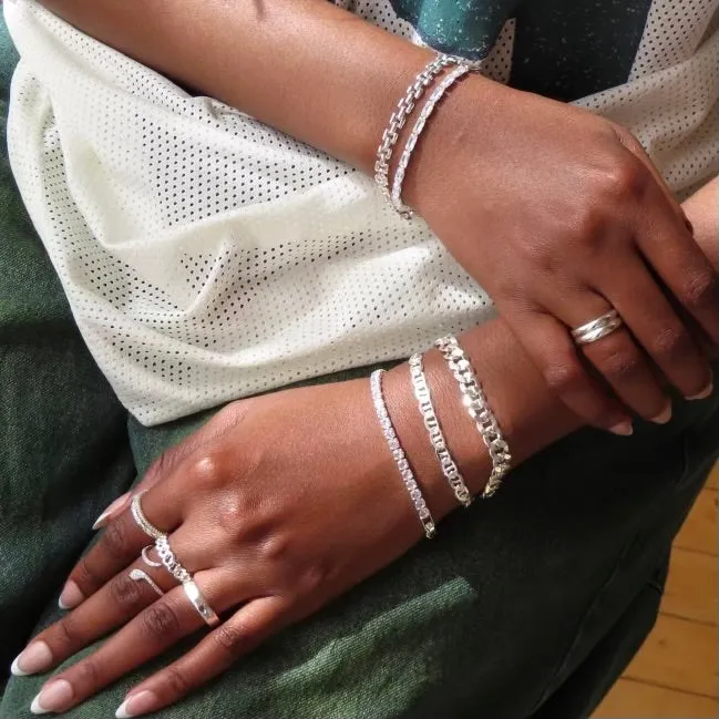 Slithering Ring sold by Evry Jewels product image thumbnail 2