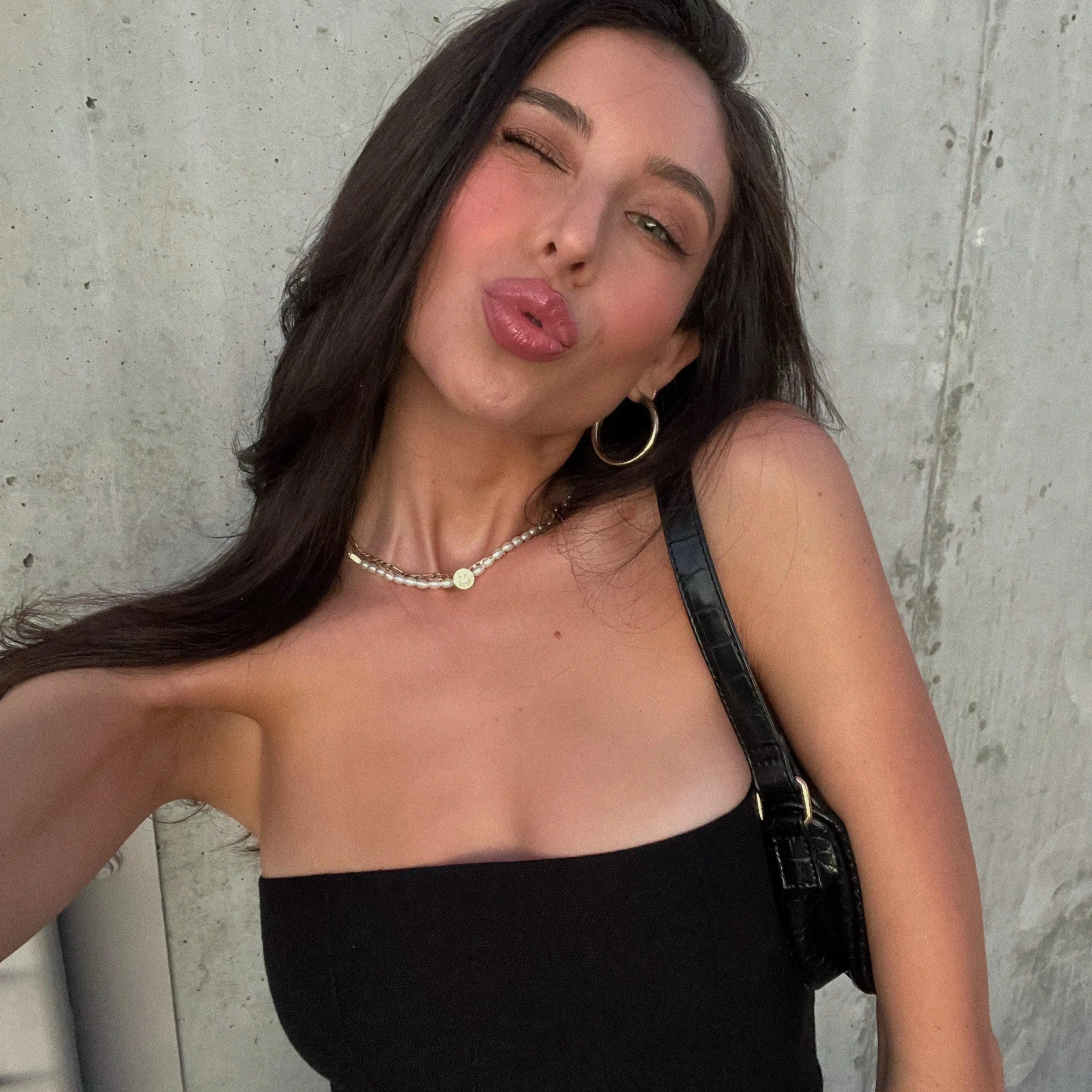 Forget Me Not Necklace sold by Evry Jewels product image thumbnail 3