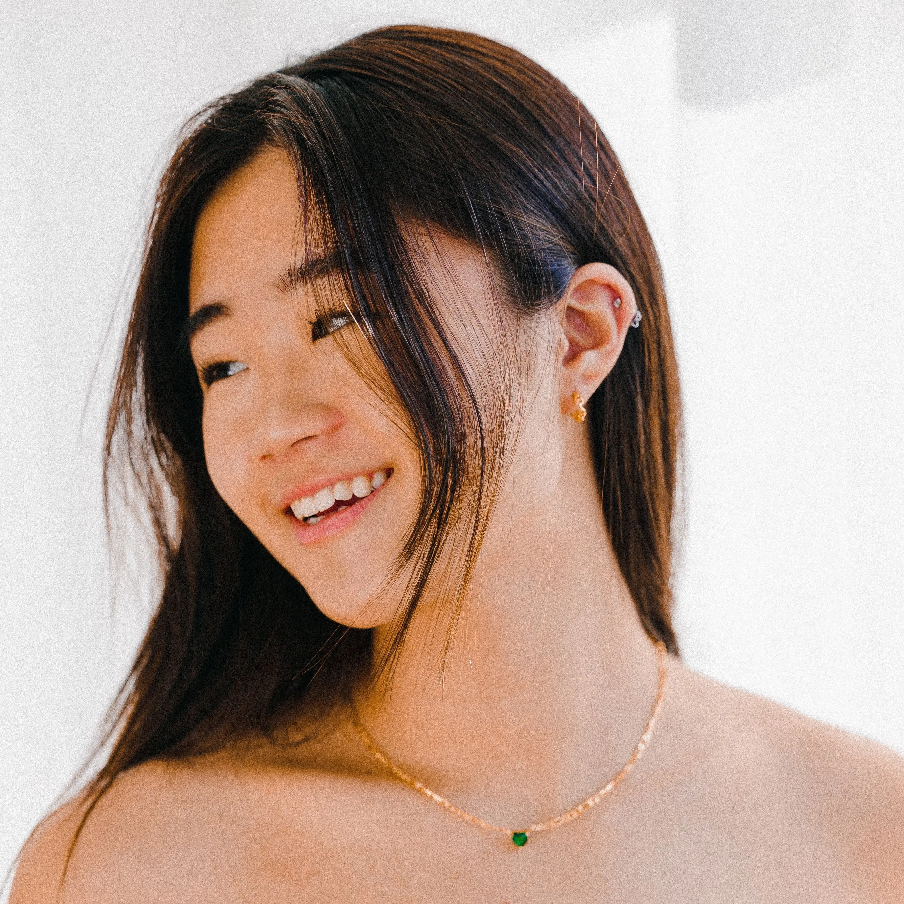 Go-To Hoop Earrings sold by Evry Jewels product image thumbnail 3