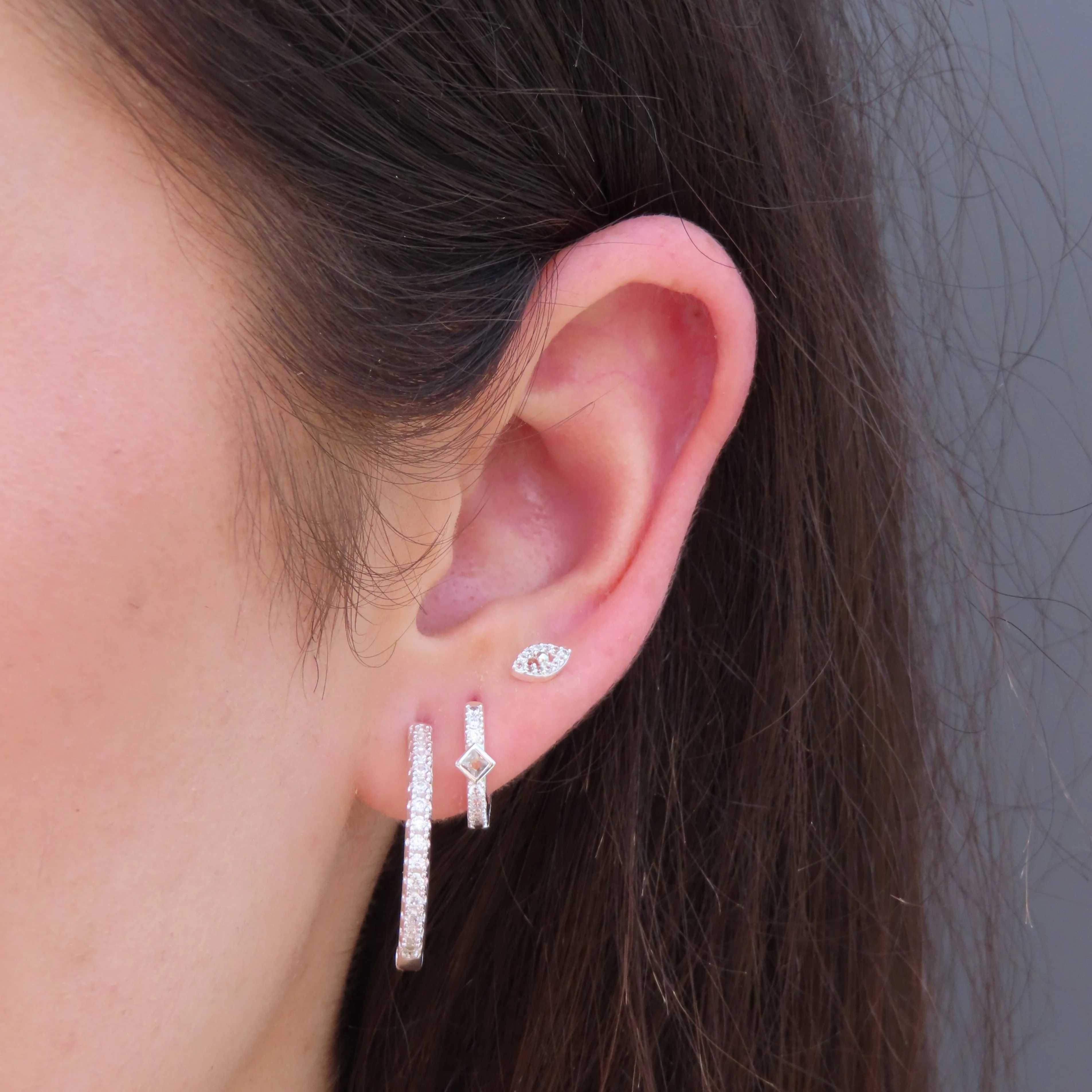 Billie Earrings sold by Evry Jewels product image thumbnail 3