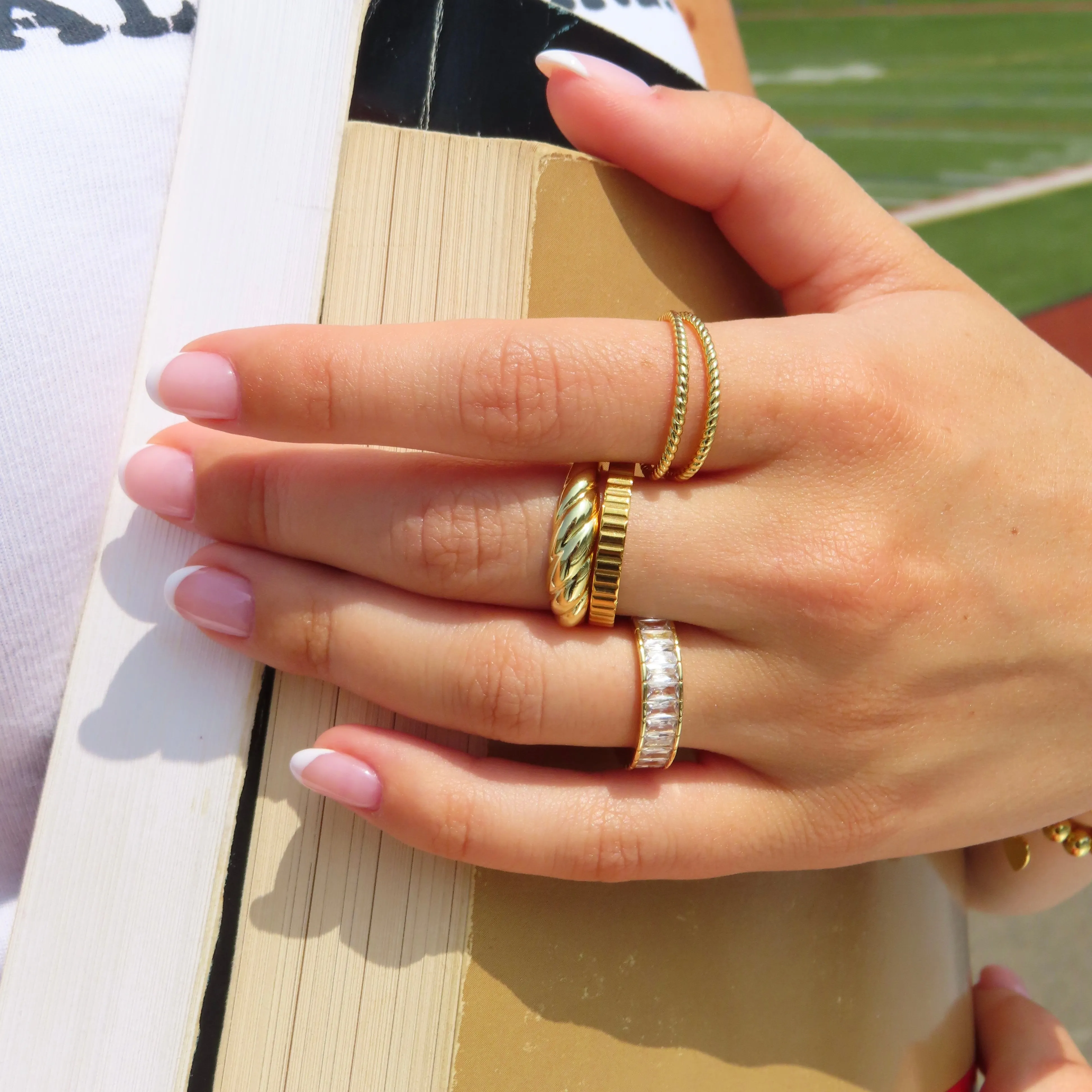 Don't Get It Twisted Ring sold by Evry Jewels product image thumbnail 2