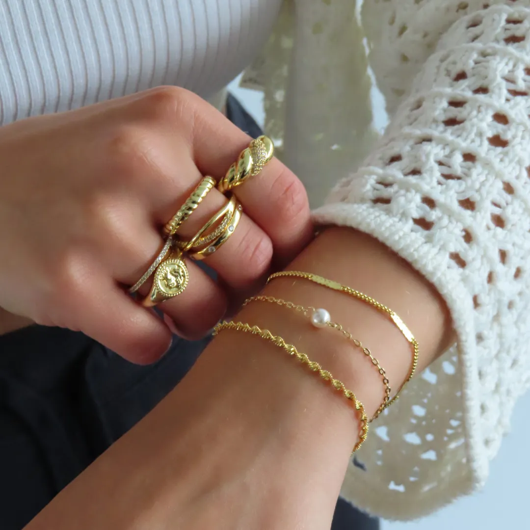 Lavish Ring sold by Evry Jewels product image thumbnail 3