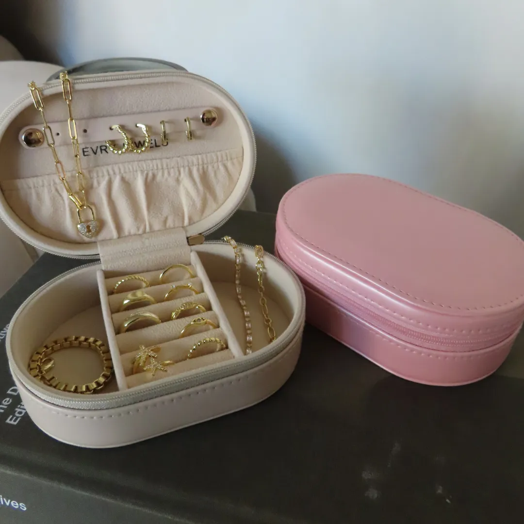 Medium Oval Jewelry Box sold by Evry Jewels