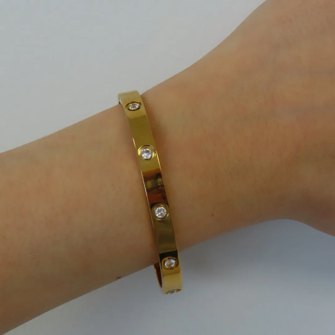 Classic Bangle sold by Evry Jewels product image thumbnail 2