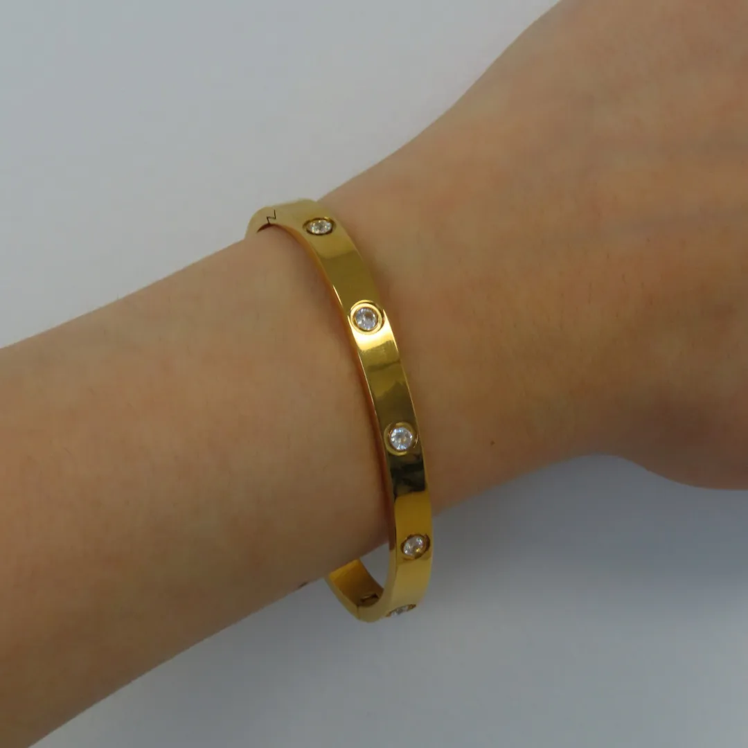 Classic Bangle sold by Evry Jewels product image thumbnail 3