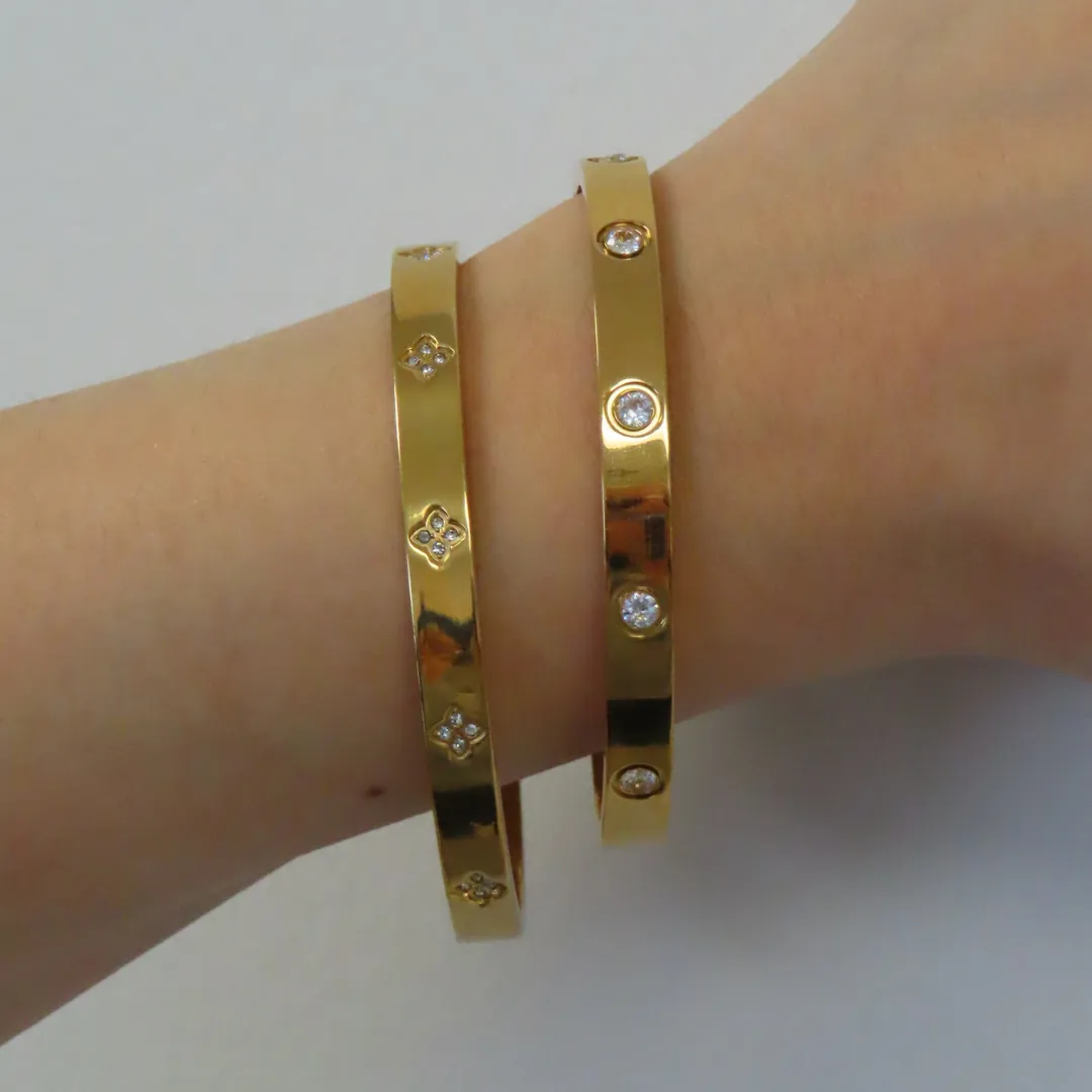 Classic Bangle sold by Evry Jewels product image thumbnail 4