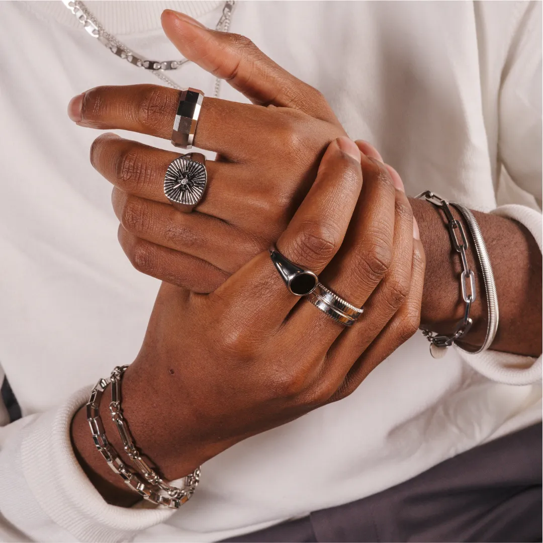 Hades Ring sold by Evry Jewels product image thumbnail 2