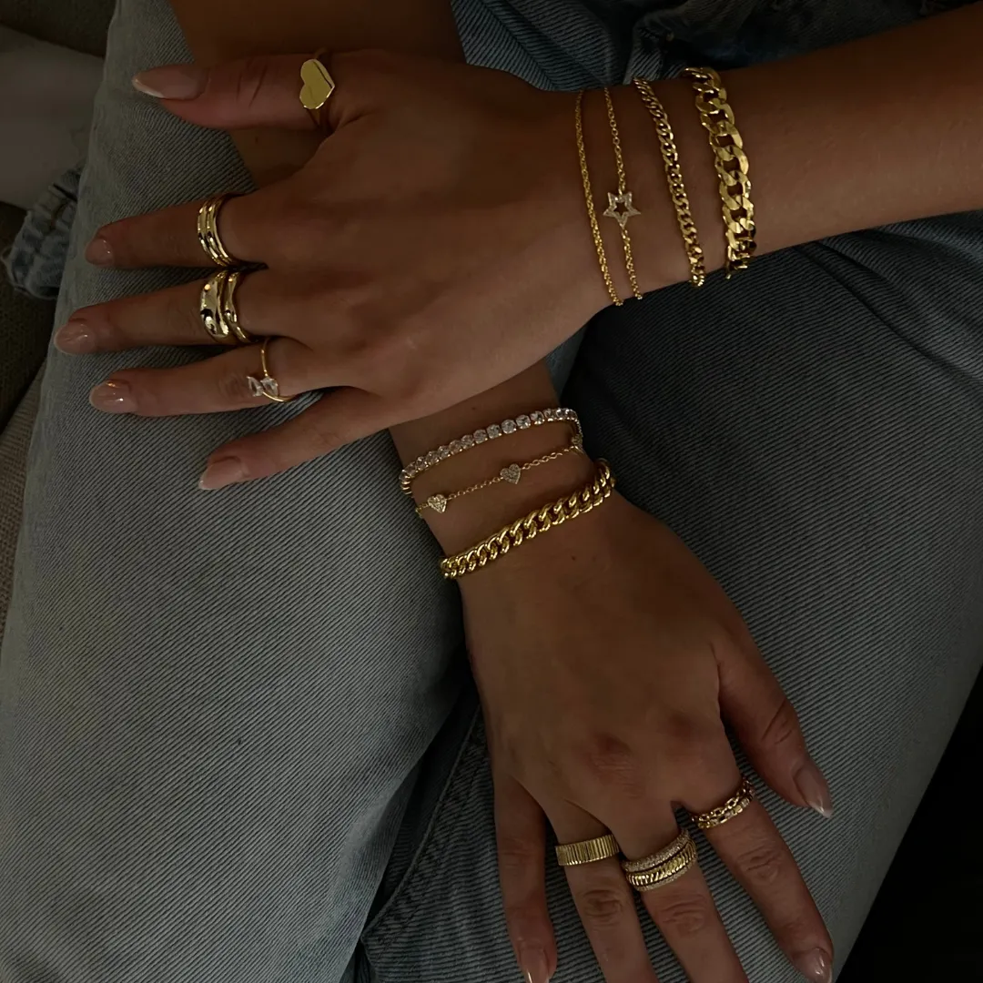 Full Of Love Bracelet (VIP) sold by Evry Jewels product image thumbnail 4