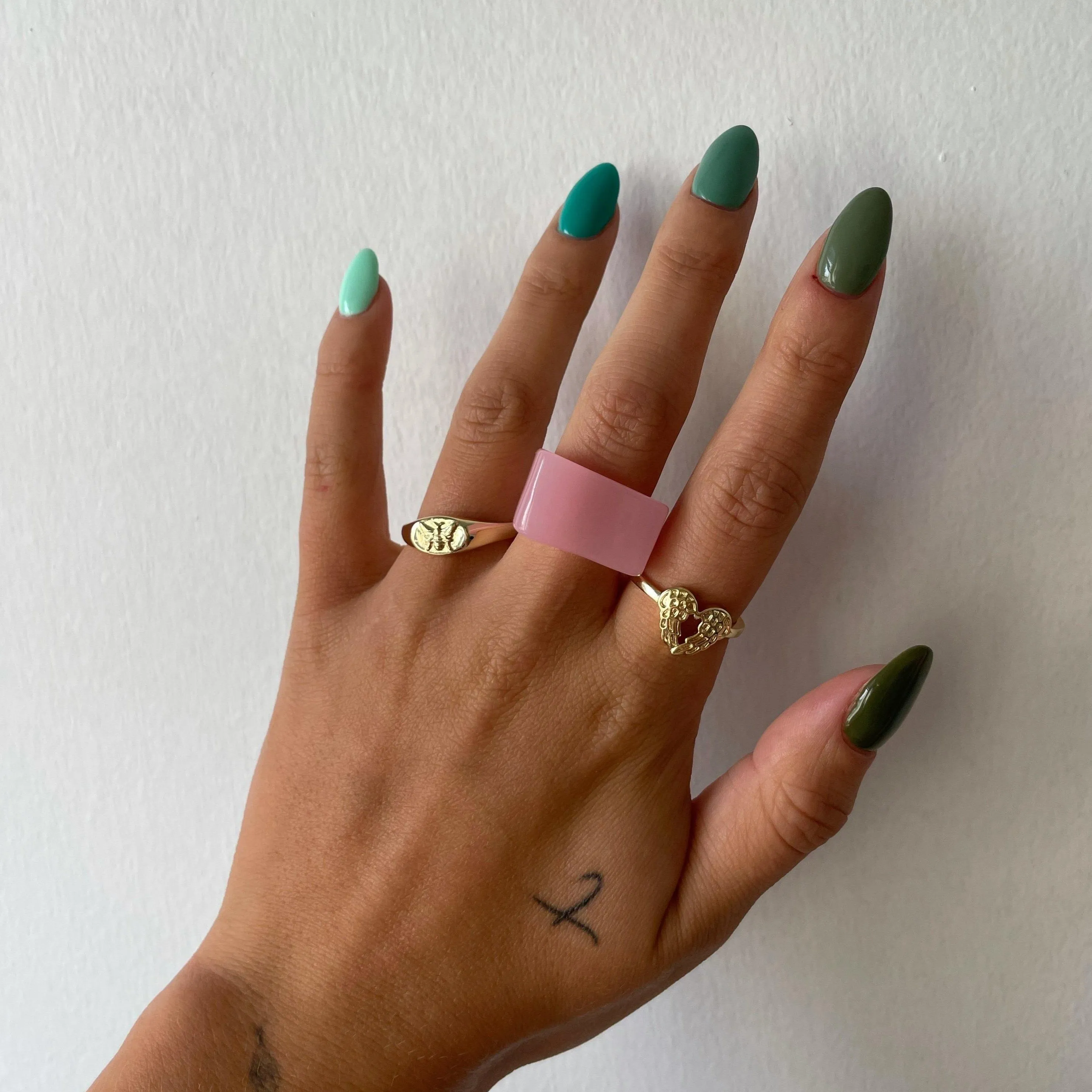 Bee Humble Ring (VIP) sold by Evry Jewels product image thumbnail 4