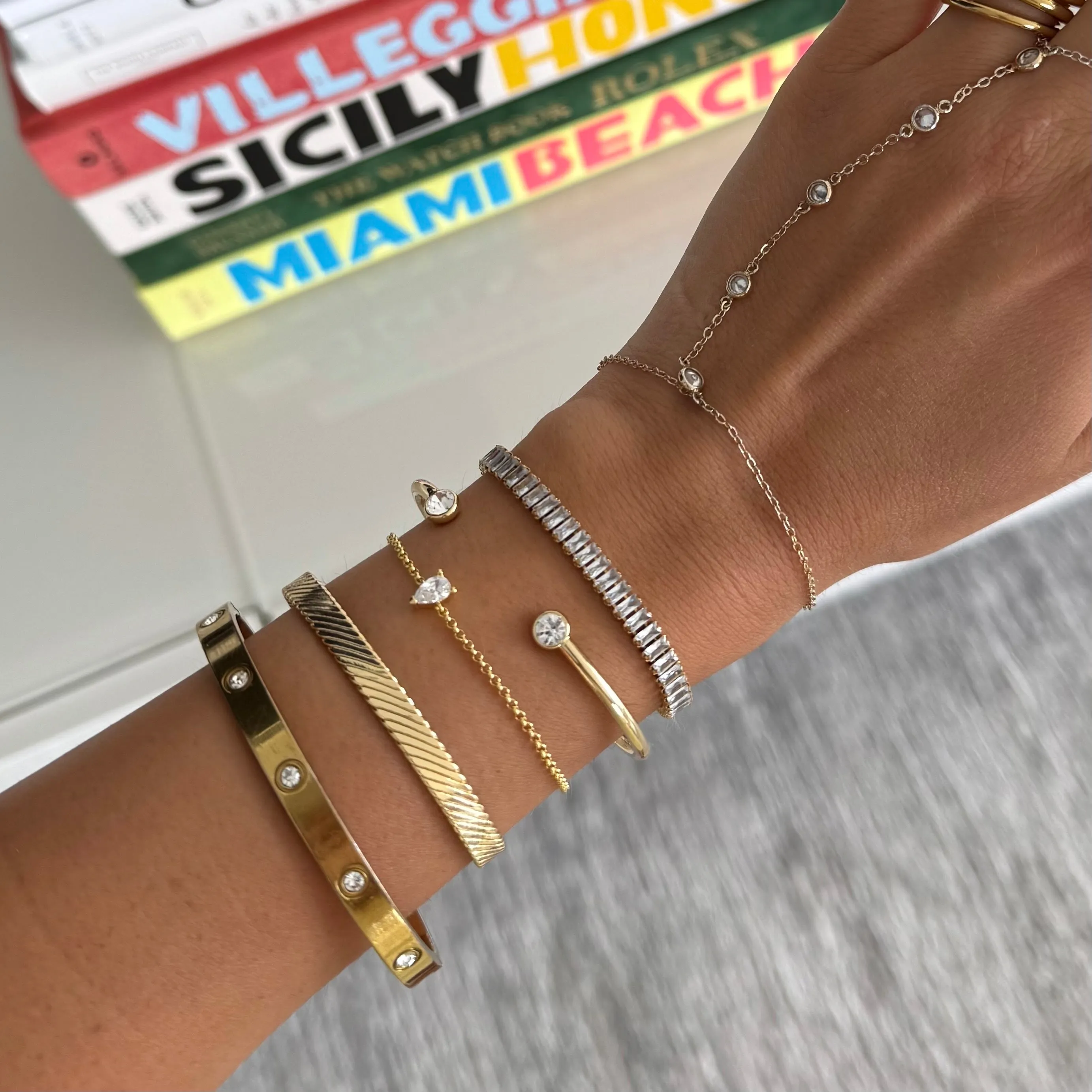 Retro Bangle (VIP) sold by Evry Jewels product image thumbnail 2