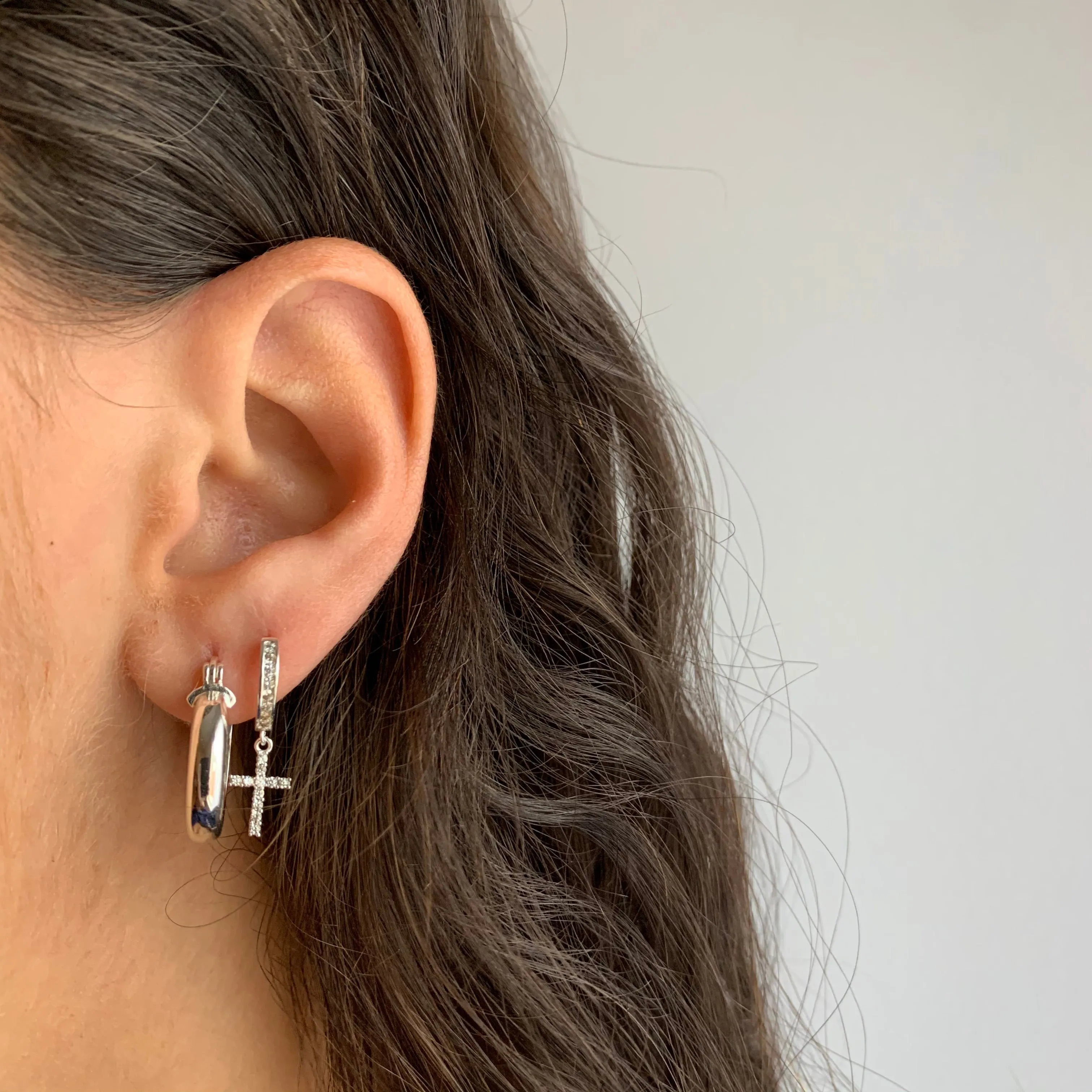 Basic B Earrings (VIP) sold by Evry Jewels product image thumbnail 2