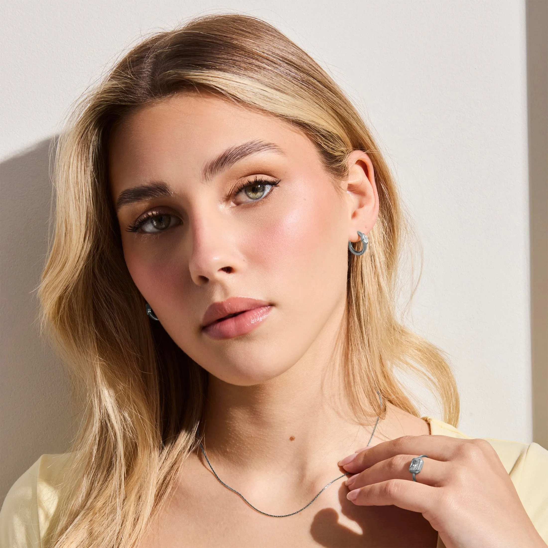 Dainty Chain Link Necklace sold by Evry Jewels product image thumbnail 3