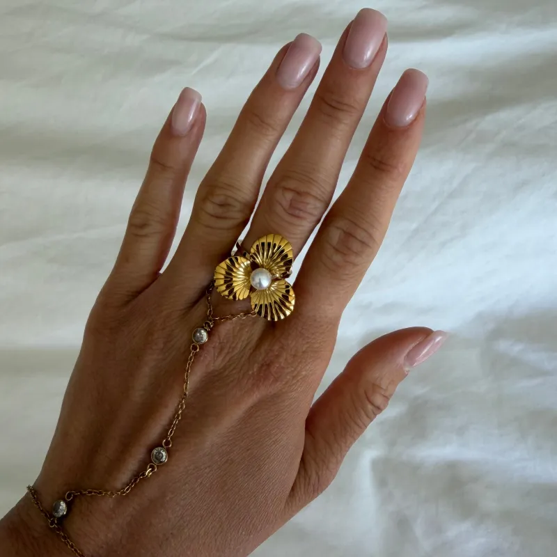 Flirty Bloom Ring sold by Evry Jewels