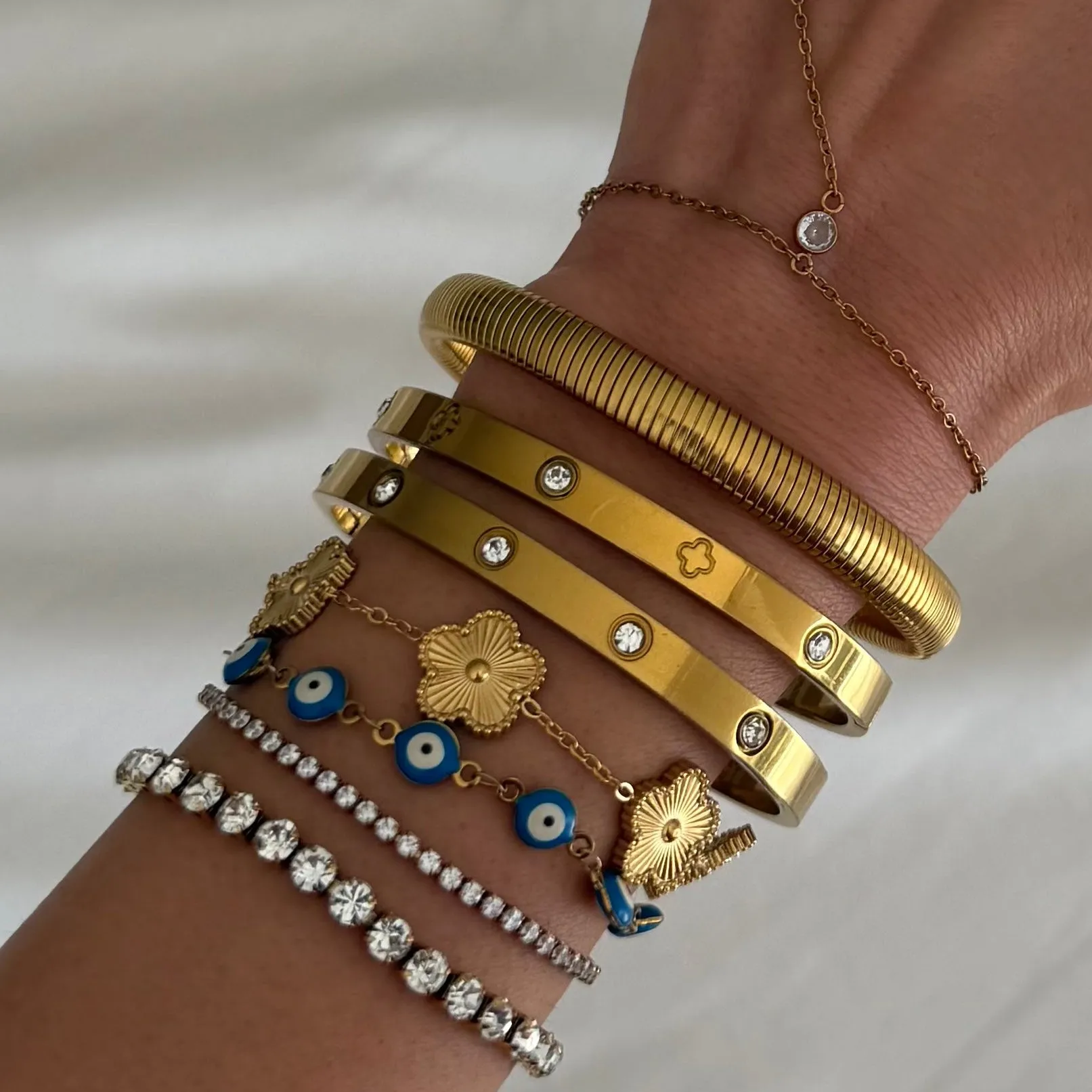 Lucky Bloom Bracelet sold by Evry Jewels product image thumbnail 4