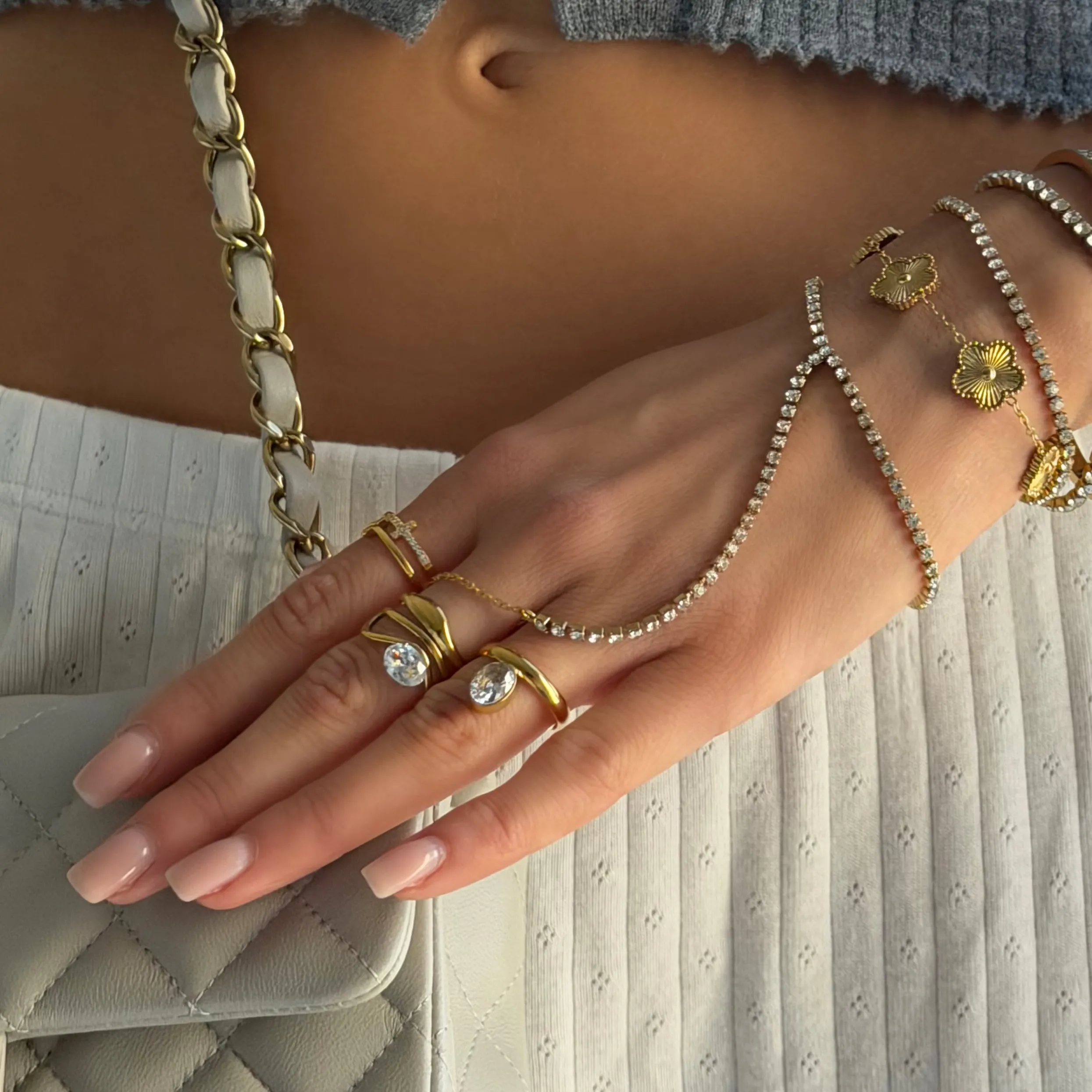 Lucky Bloom Bracelet sold by Evry Jewels product image thumbnail 2