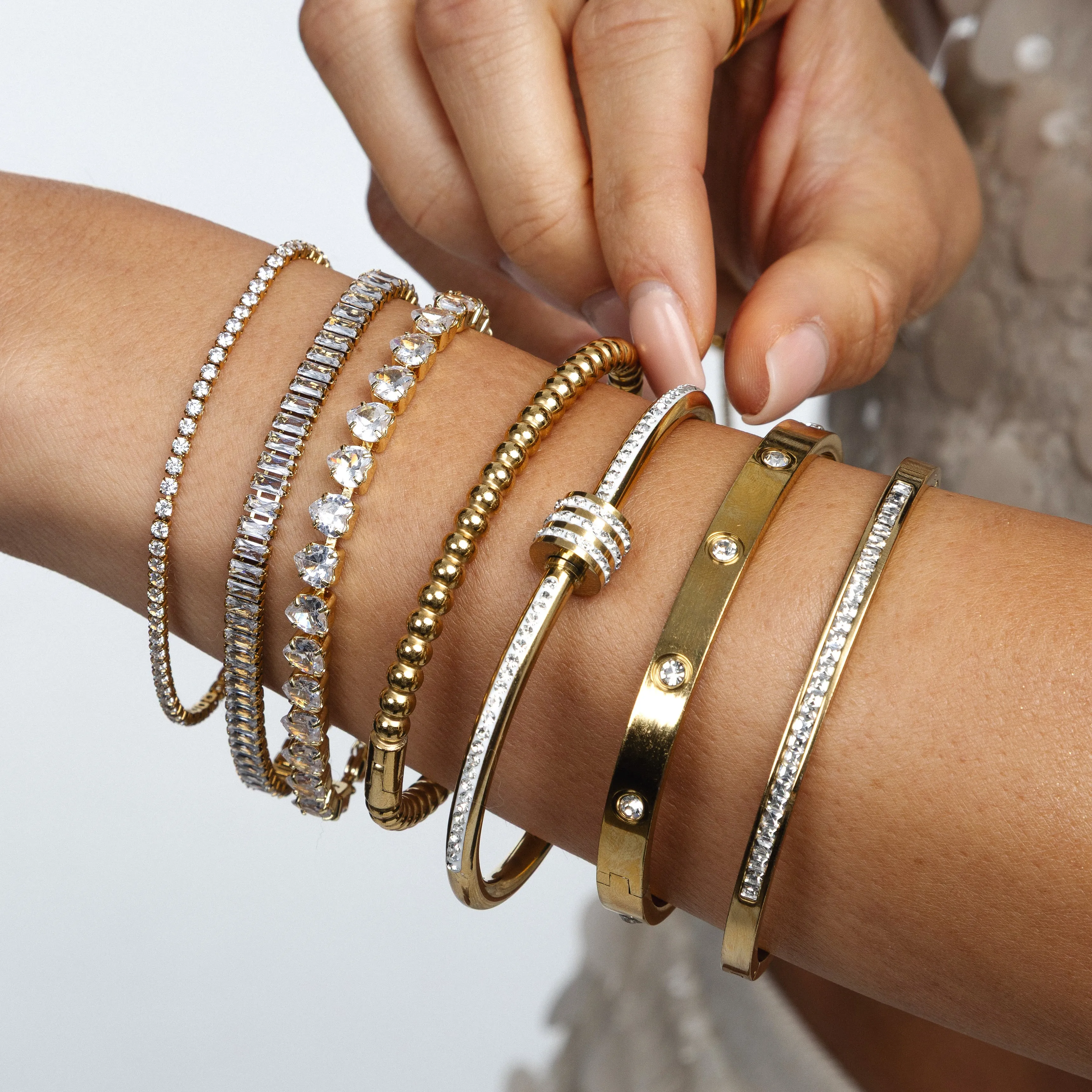 It-Girl Status Tennis Bangle sold by Evry Jewels product image thumbnail 3