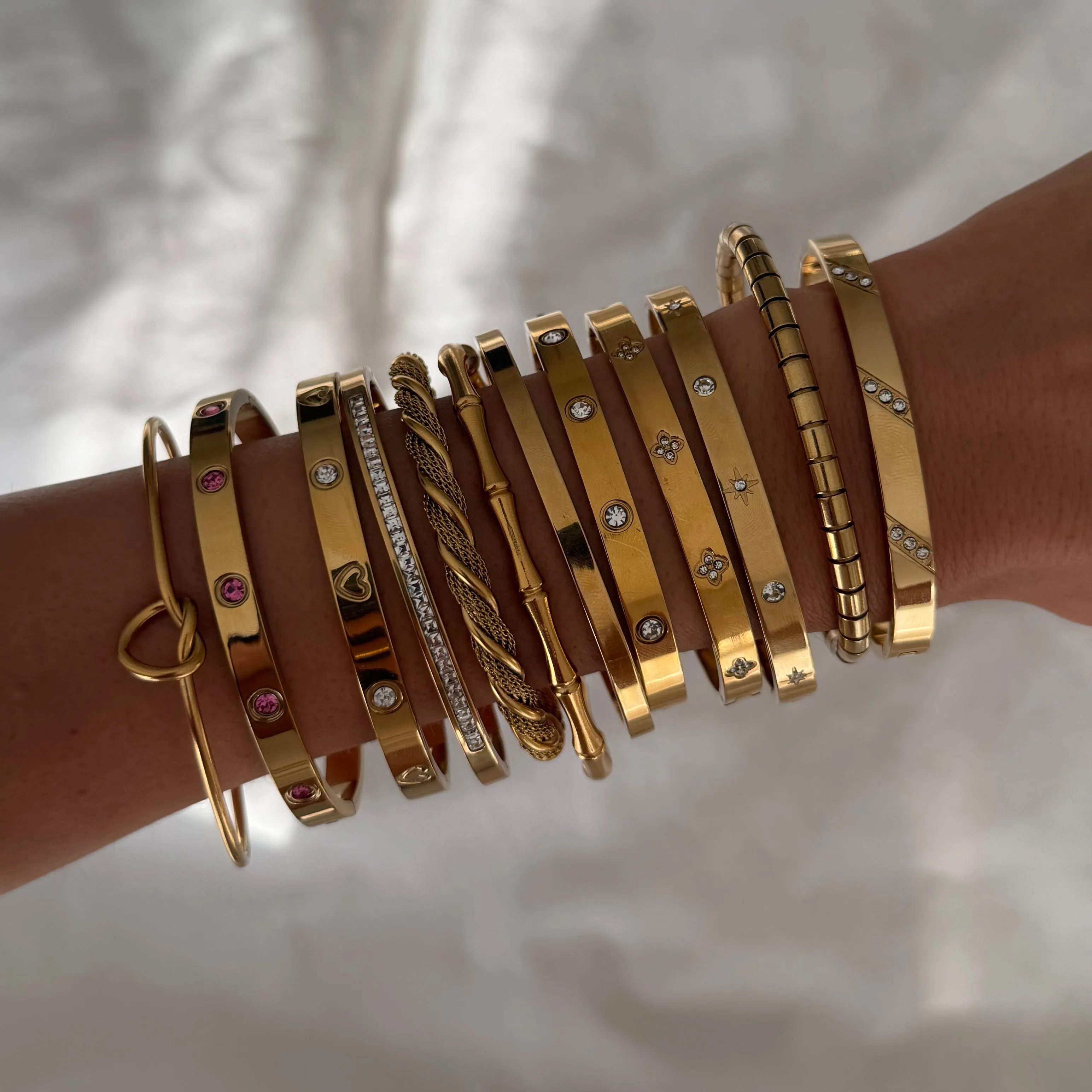 It-Girl Status Tennis Bangle sold by Evry Jewels product image thumbnail 2