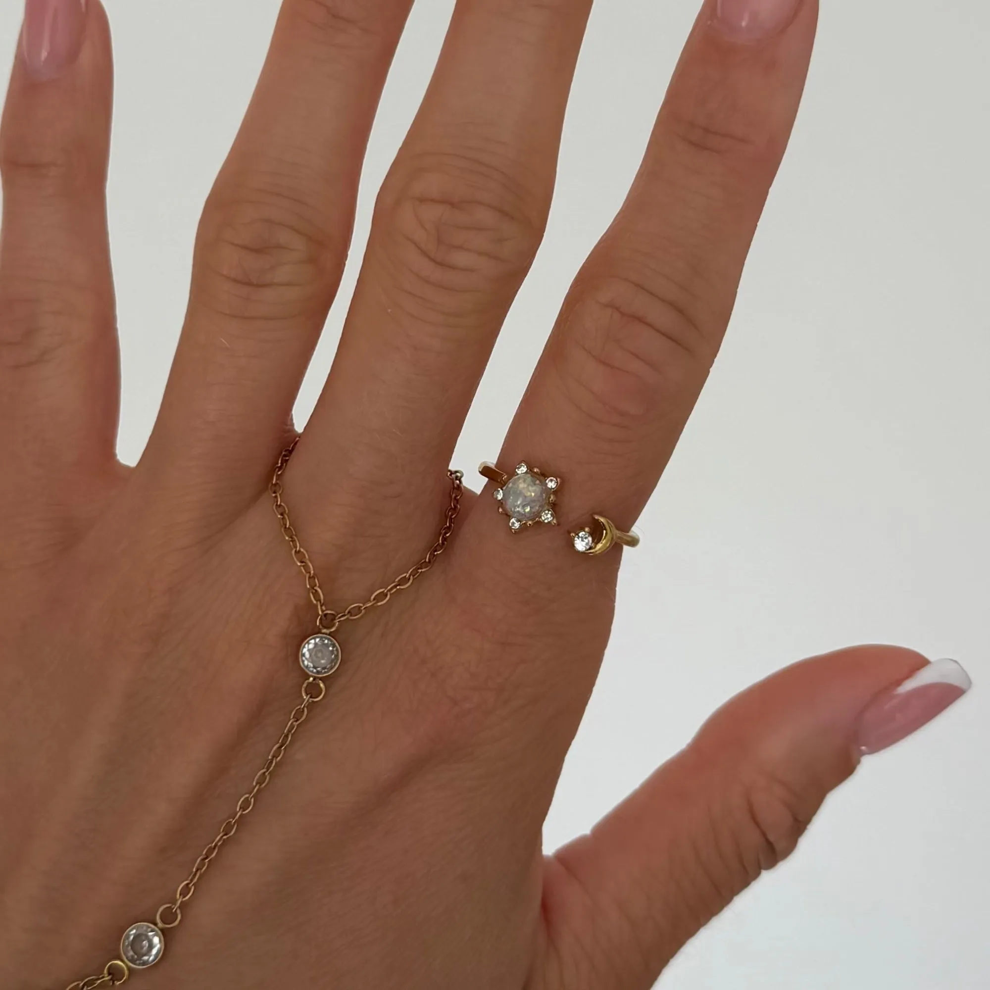 Moonkiss Ring sold by Evry Jewels product image thumbnail 3