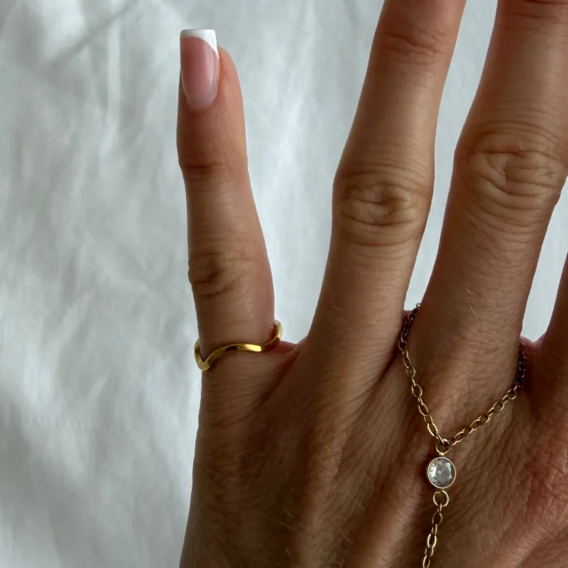 Daydream Wave Pinky Ring made by Evry Jewels