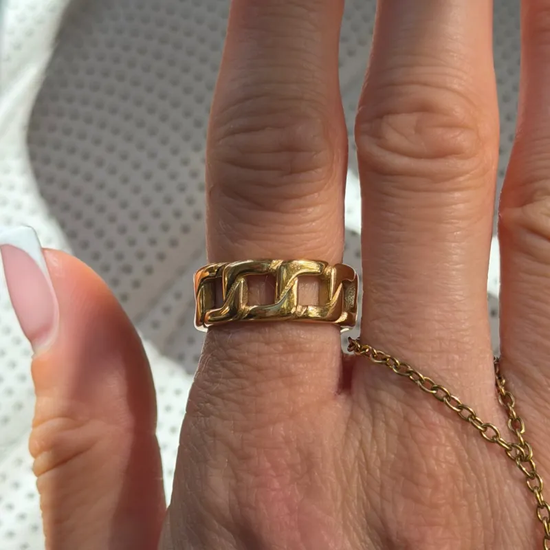 Watch Me Ring made by Evry Jewels