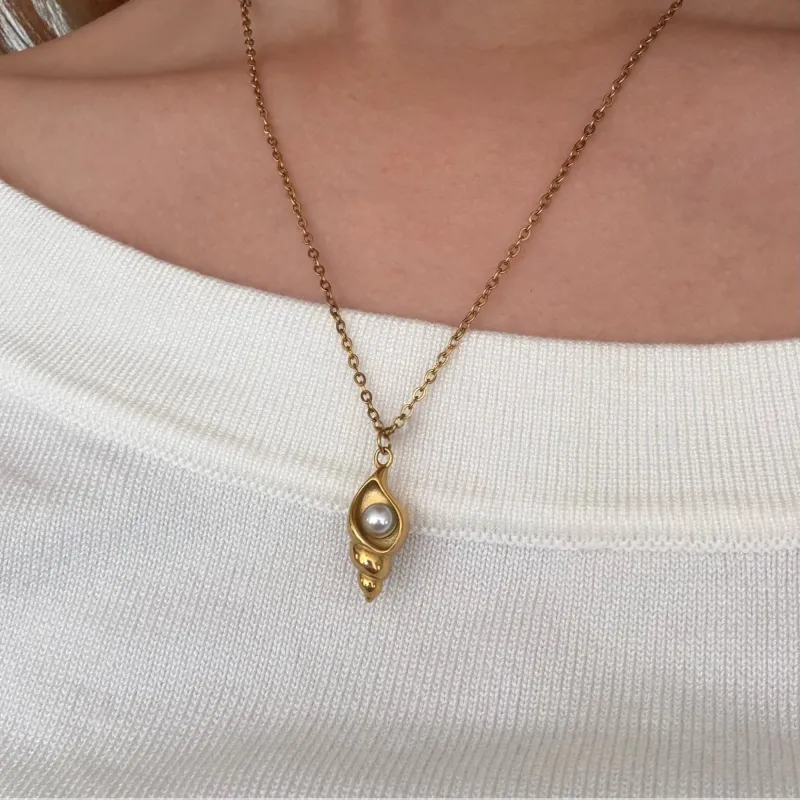 Sea Secret Necklace made by Evry Jewels