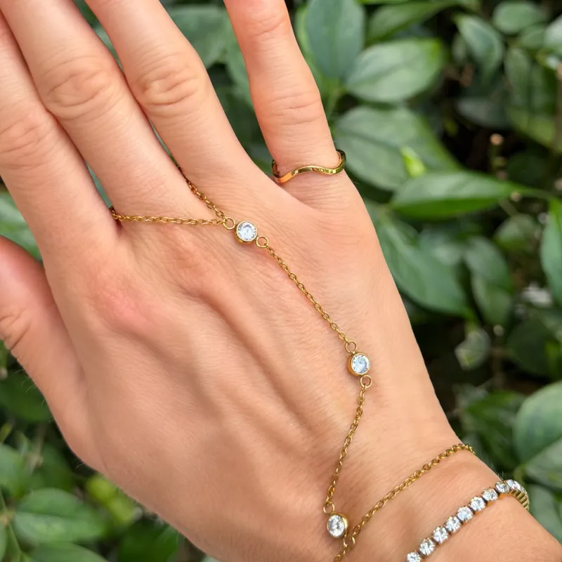 Starlight Hand Chain 2.0 made by Evry Jewels