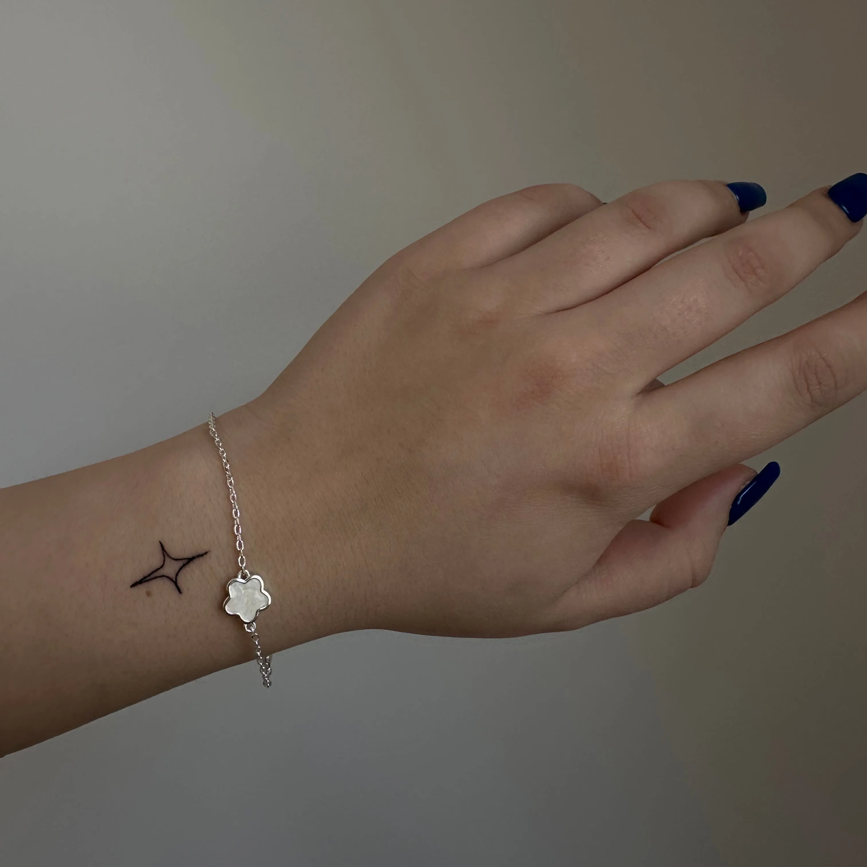 Lucky Flower Bracelet sold by Evry Jewels product image thumbnail 2