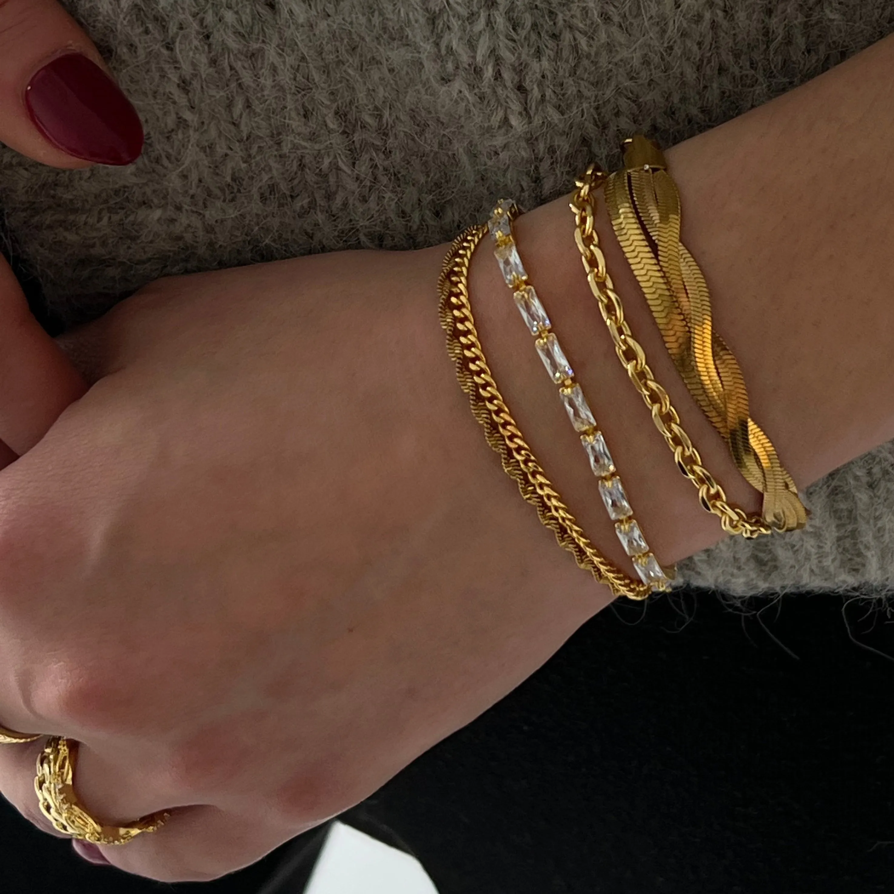 Champagne Bracelet sold by Evry Jewels product image thumbnail 3