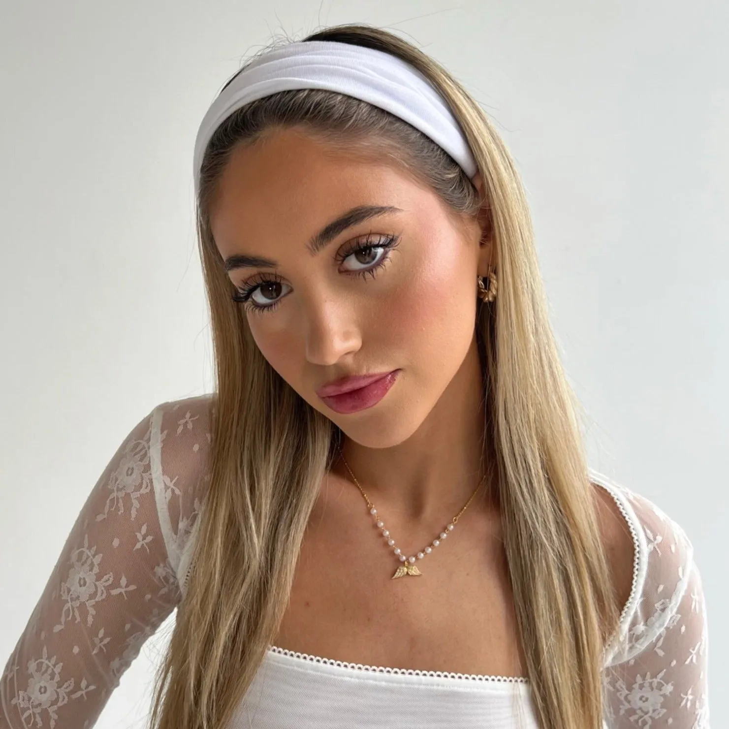 Angel Kiss Necklace sold by Evry Jewels product image thumbnail 4