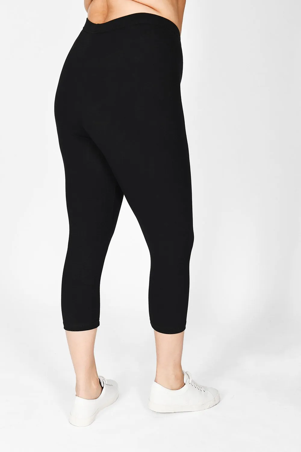 Curve Everyday Cropped Leggings - Black sold by LOVALL product image thumbnail 3