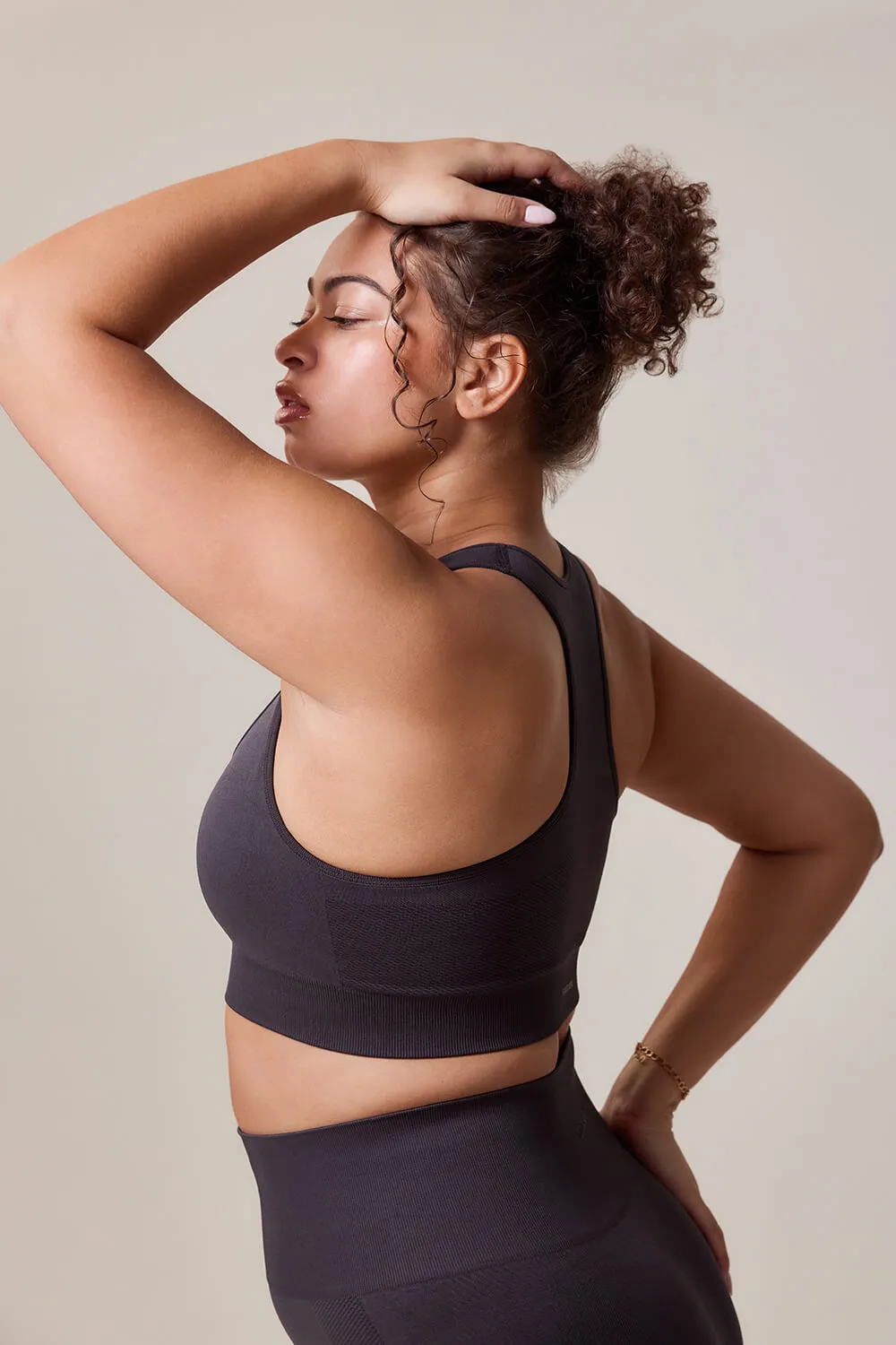 Curve Sculpt Seamless Sports Bra - Shadow sold by LOVALL product image thumbnail 4