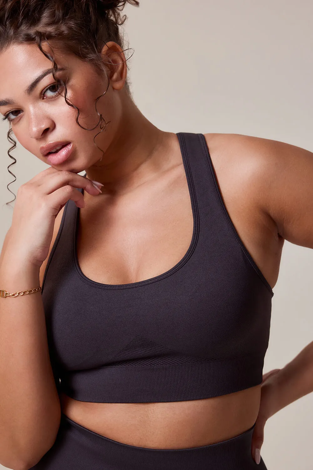 Curve Sculpt Seamless Sports Bra - Shadow sold by LOVALL product image thumbnail 3