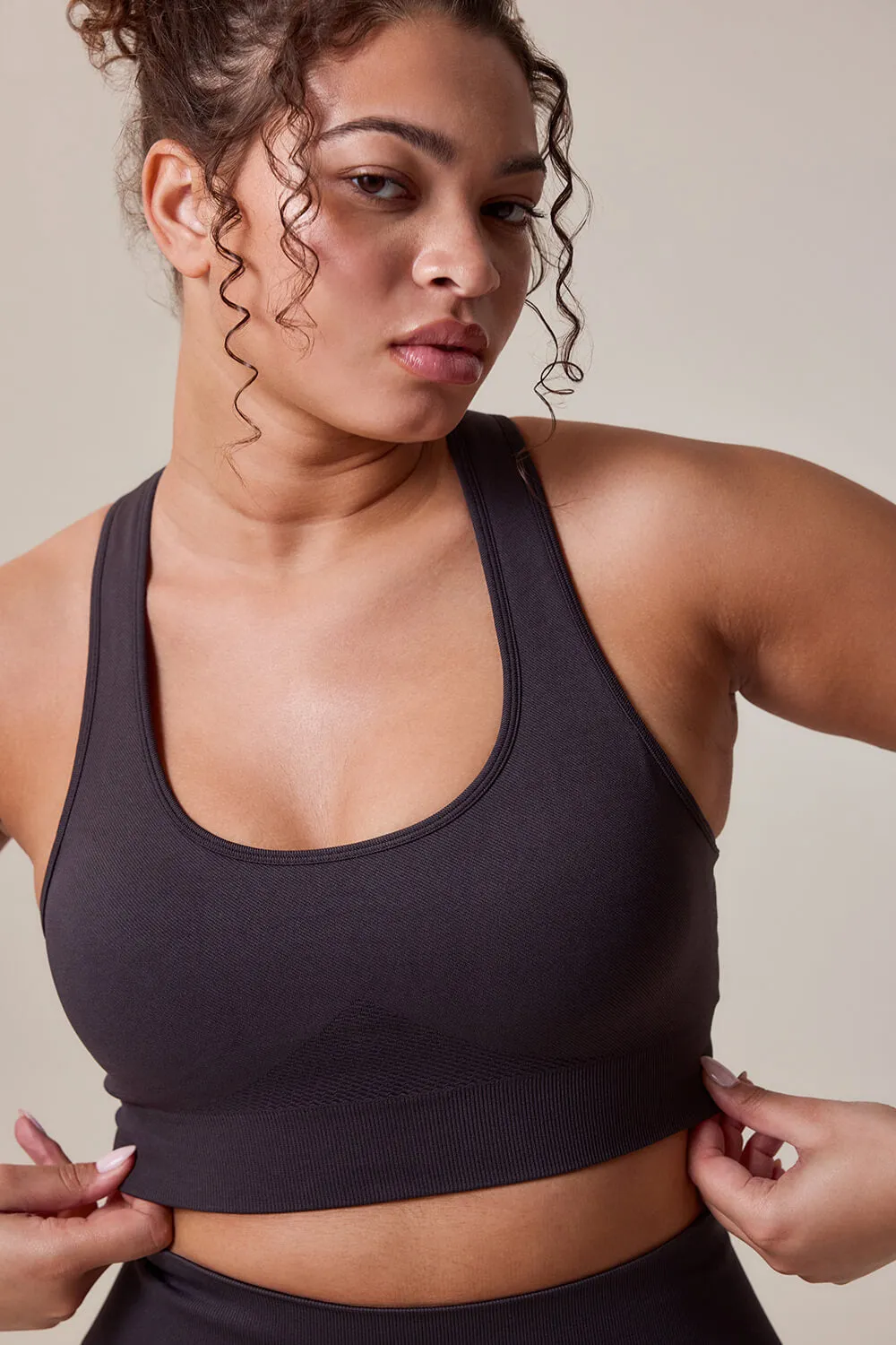 Curve Sculpt Seamless Sports Bra - Shadow sold by LOVALL product image thumbnail 2