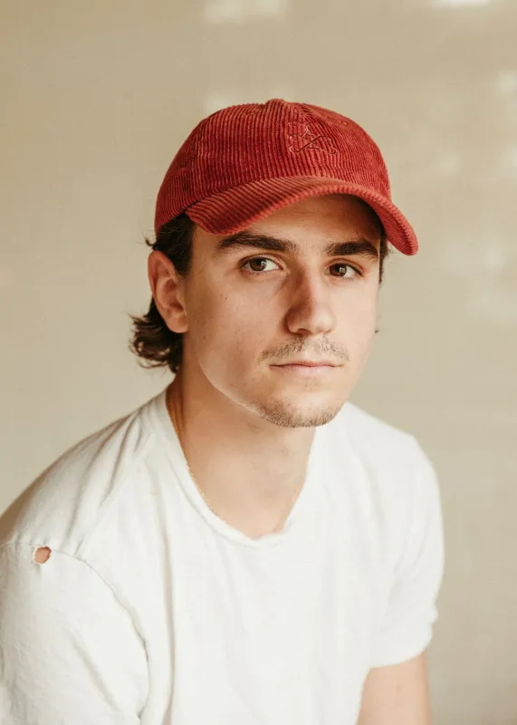 The Borgoña Corduroy Hat sold by La Matera