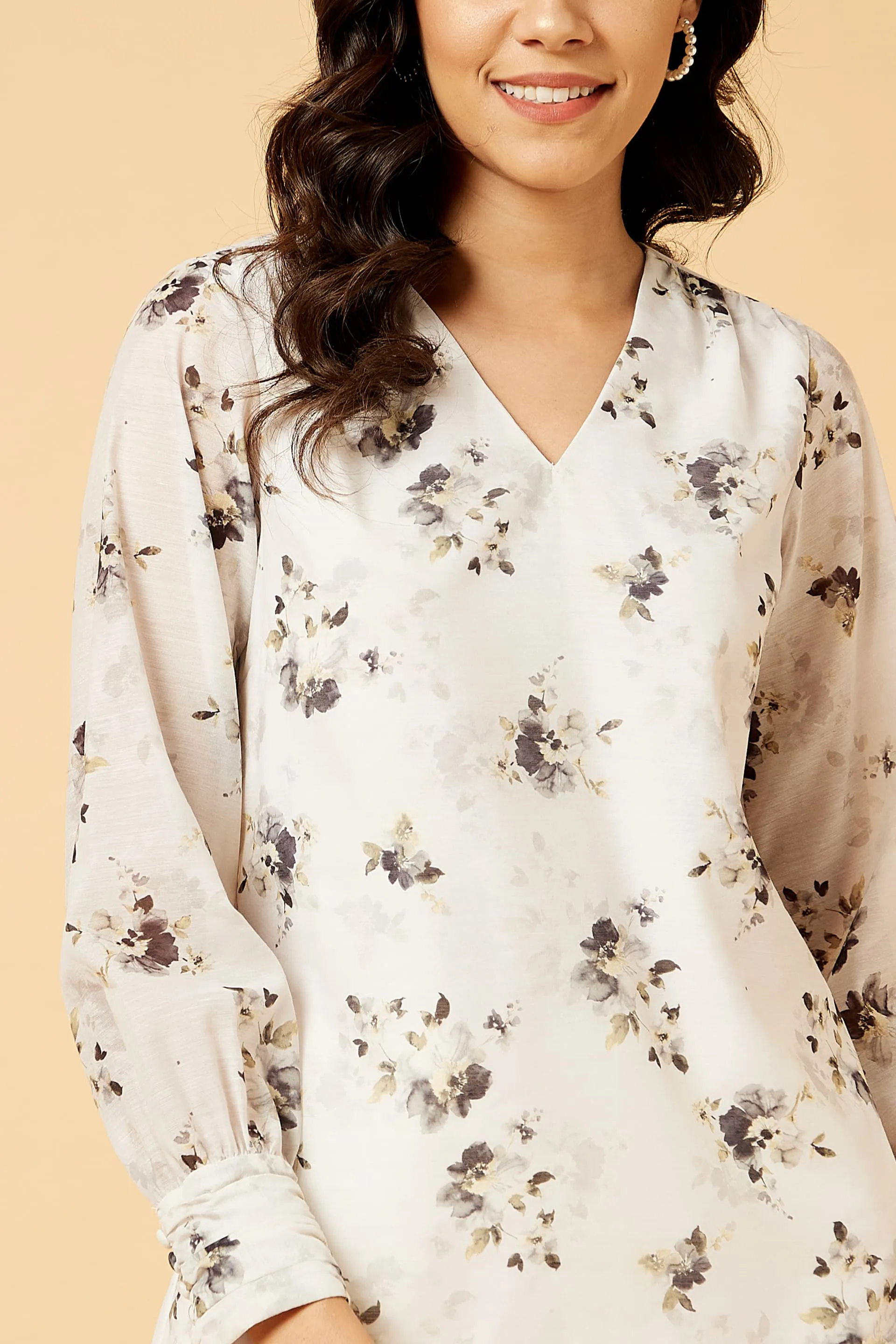 Gulbahaar Floral Ruched Cuff Top - Off-White sold by Salt Attire product image thumbnail 4