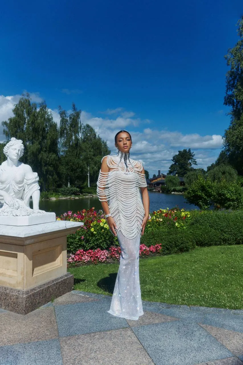 Pearl Cape sold by Santa Brand