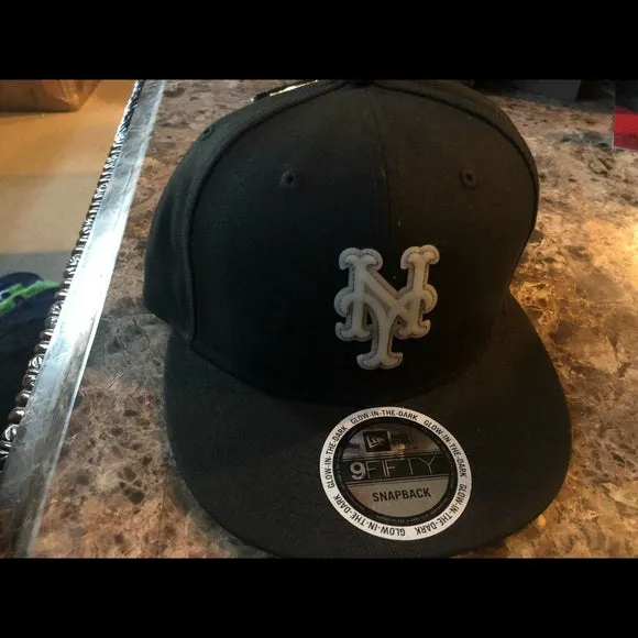 New Classic MLB New York Mets Black New Era Hat sold by Unleashed Streetwear product image thumbnail 2