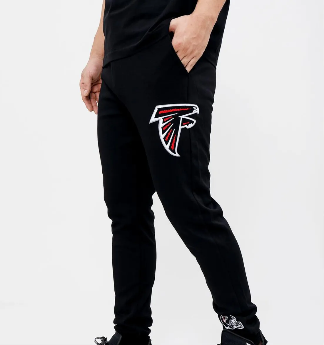 Men’s Pro Standard Sports Atlanta Falcons 2 Piece Sweat Suit Set sold by Unleashed Streetwear product image thumbnail 3