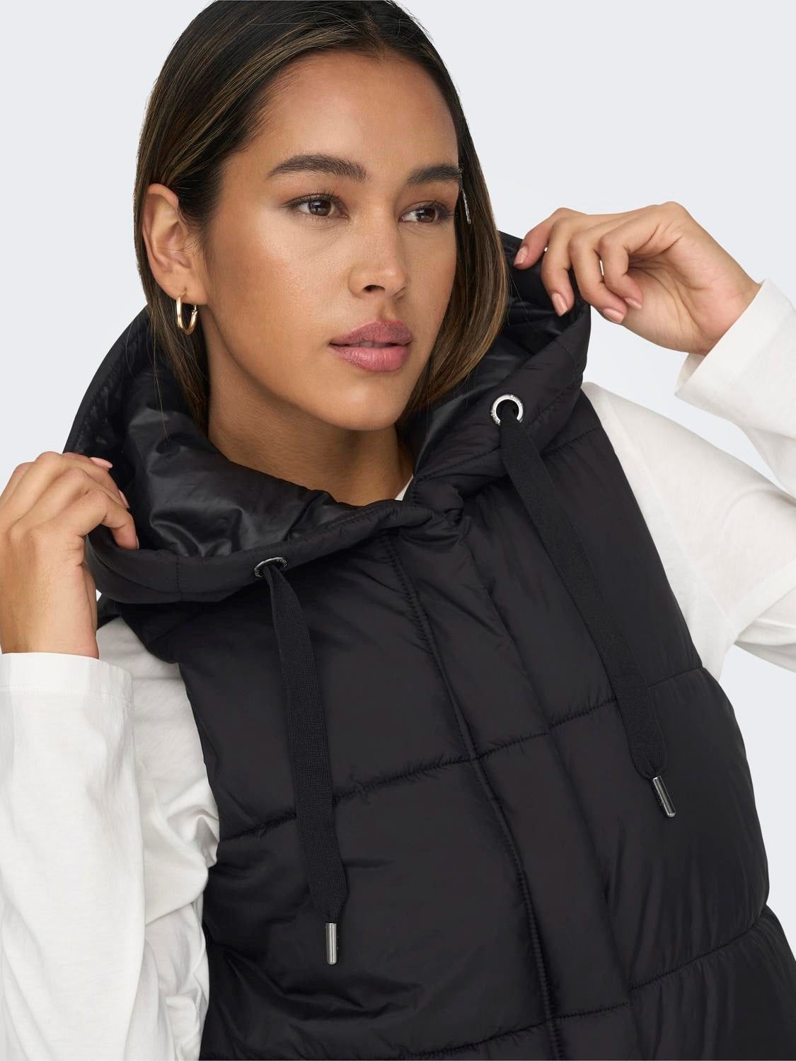 Lasta Puffer Vest-Black- Only sold by Uforia Muse product image thumbnail 2