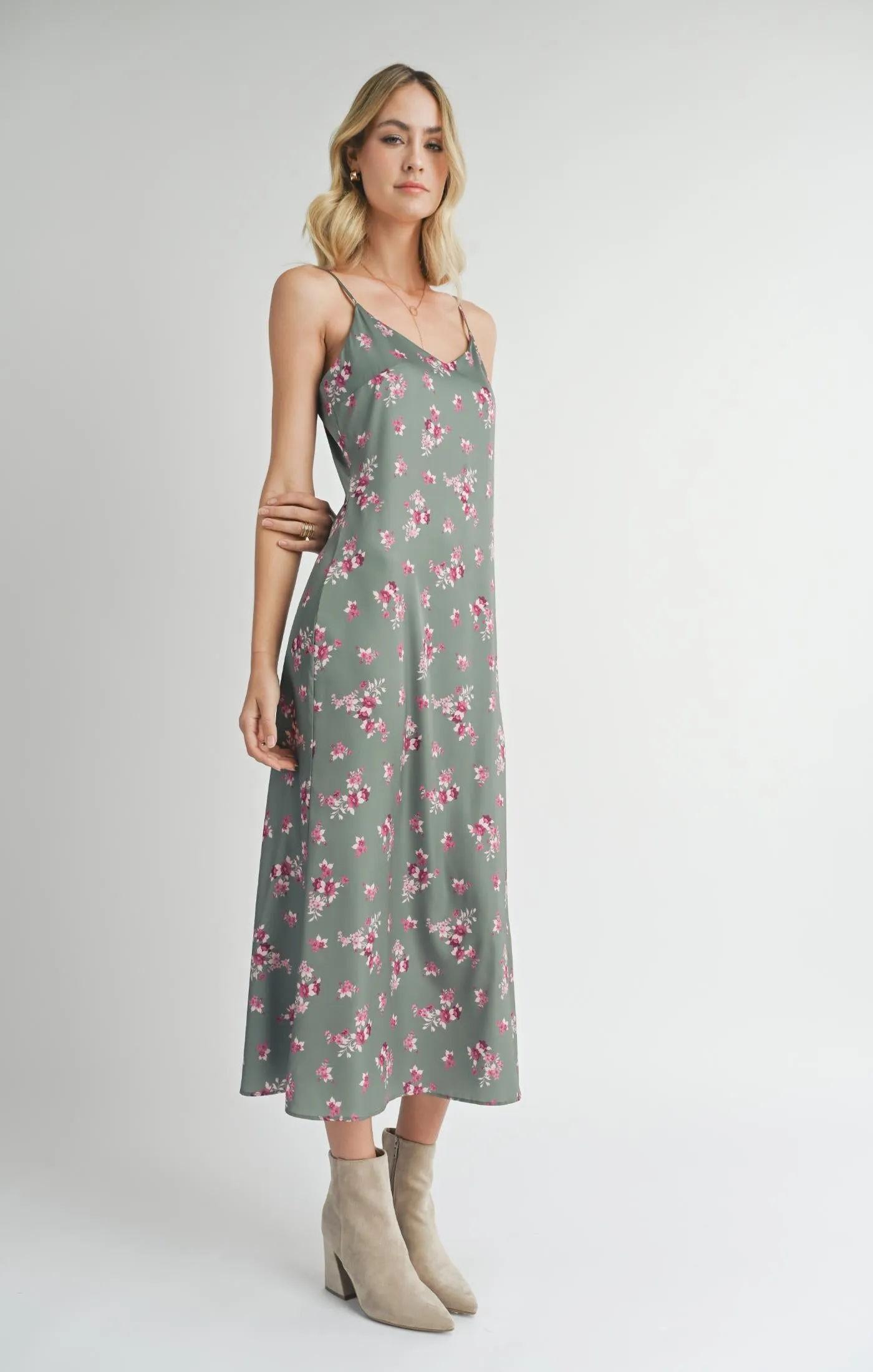 Hostess Slip Dress-Sadie & Sage sold by Uforia Muse product image thumbnail 5