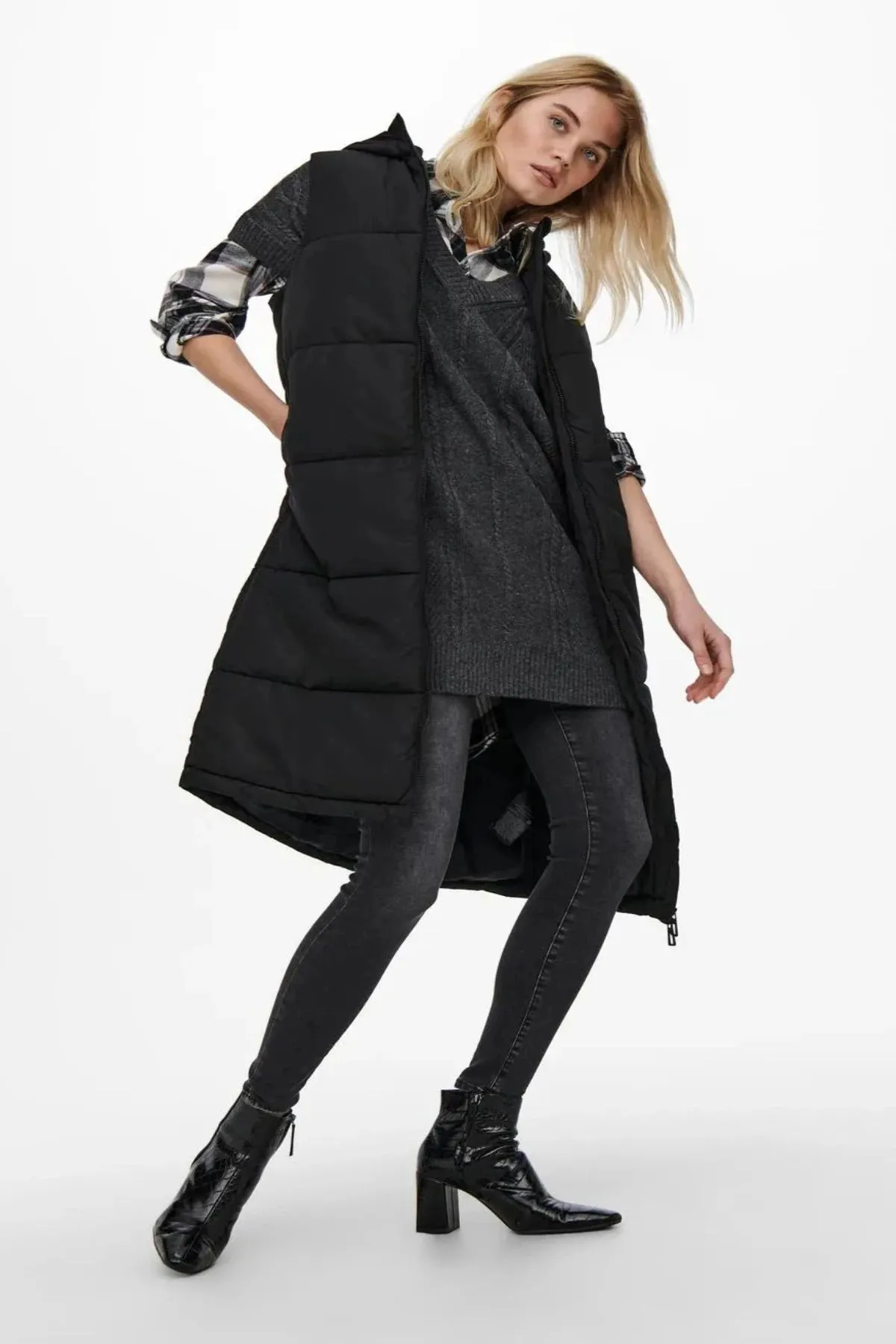 Alina Vest - Black sold by Uforia Muse