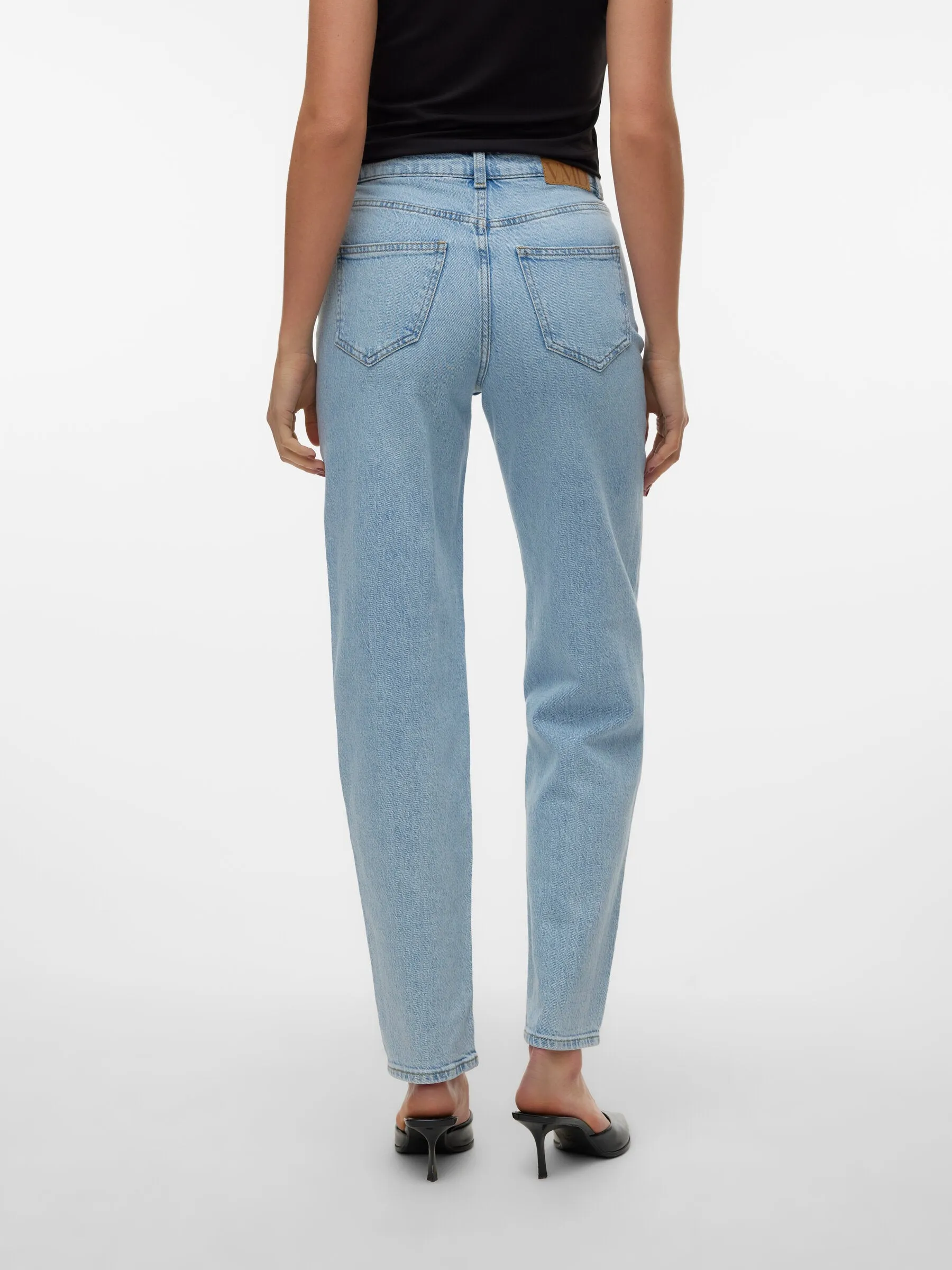 Tessa HR Mom Jean- Vero Moda sold by Uforia Muse product image thumbnail 2