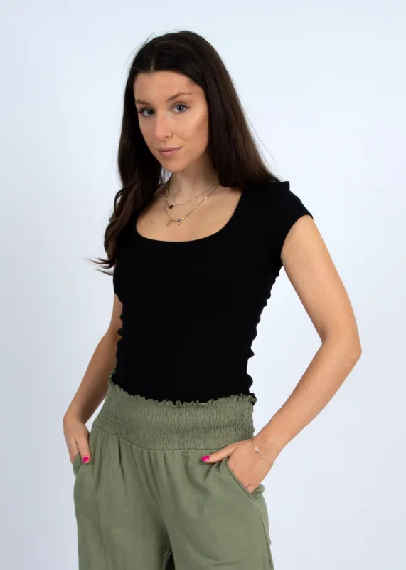 Scottie Scoop Tee- Rd Style sold by Uforia Muse