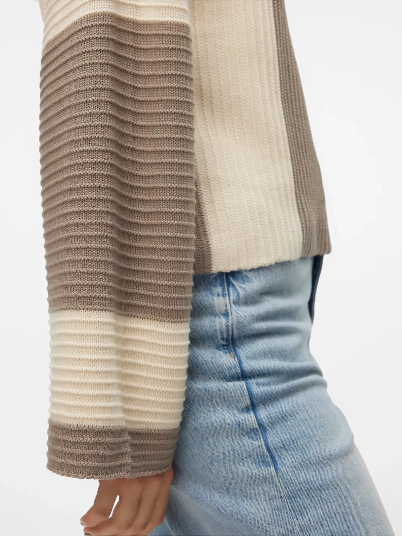 Gigi Pullover- Vero Moda sold by Uforia Muse product image thumbnail 4