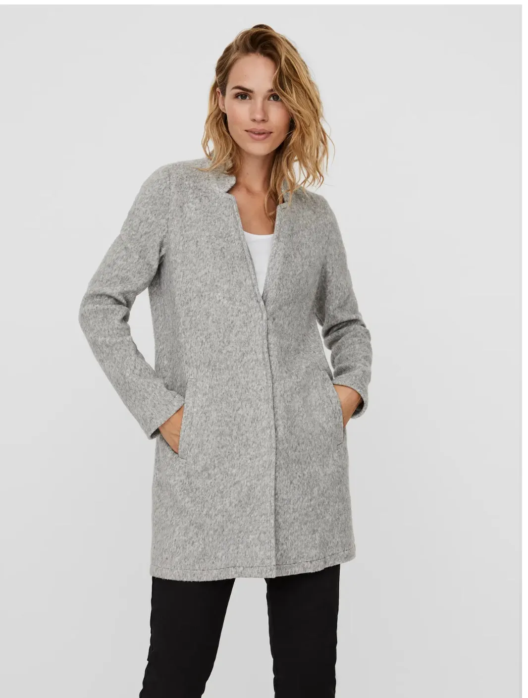 Katrine Blazer-Vero Moda sold by Uforia Muse