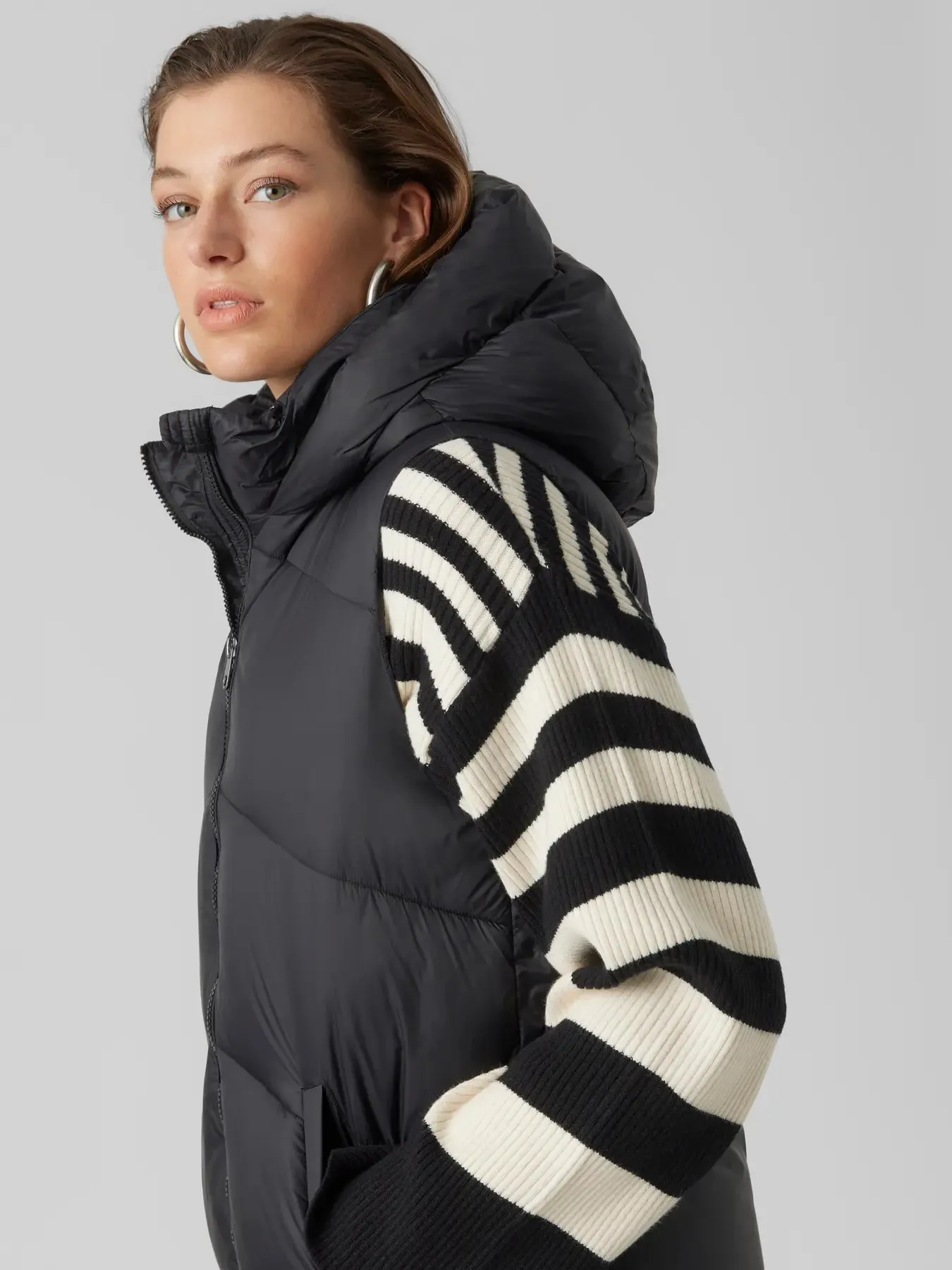 Uppsala Hood Puff Vest-Vero Moda sold by Uforia Muse product image thumbnail 2