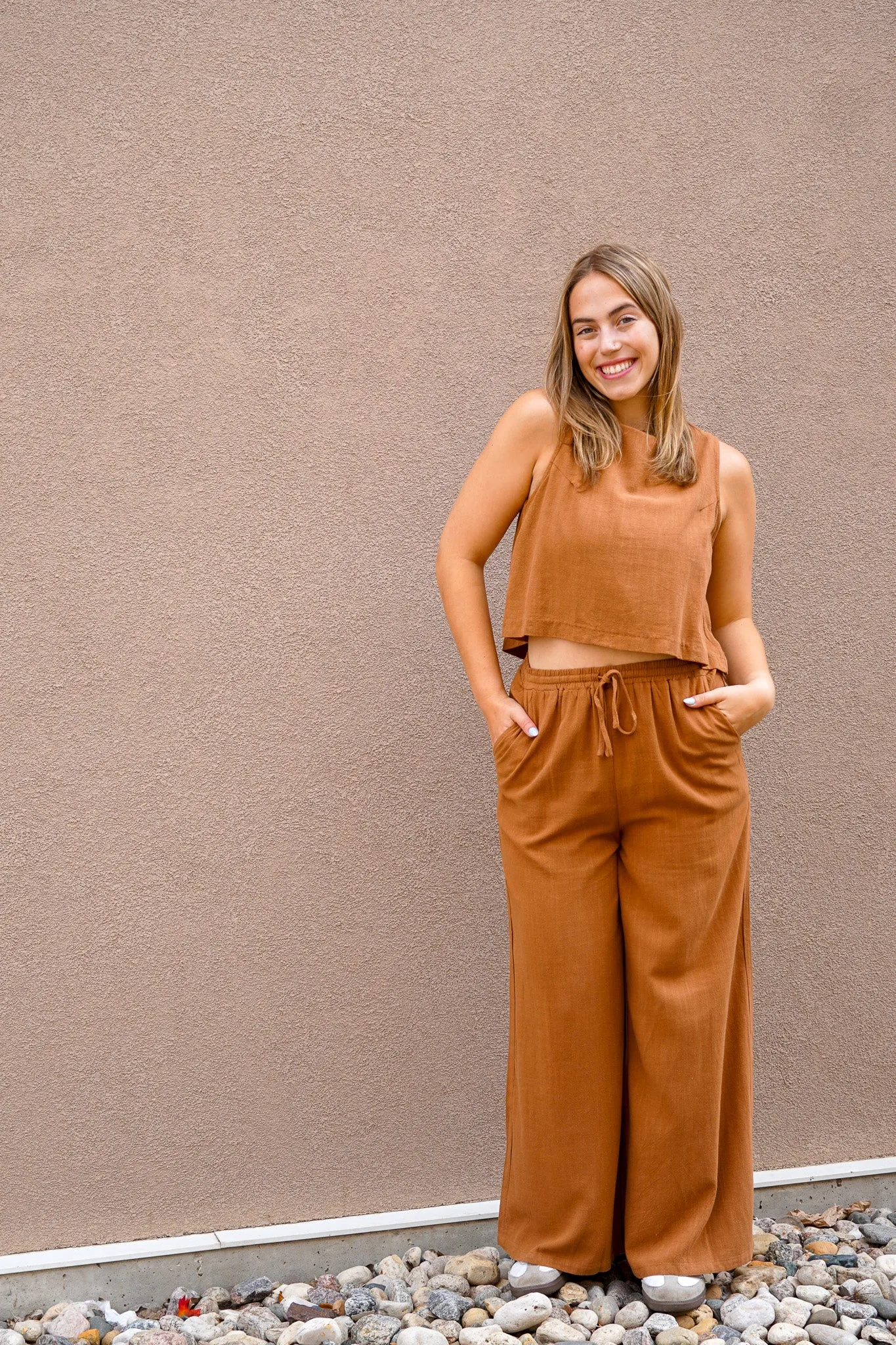 Sugarloaf Linen Pant- Sadie & Sage sold by Uforia Muse product image thumbnail 3